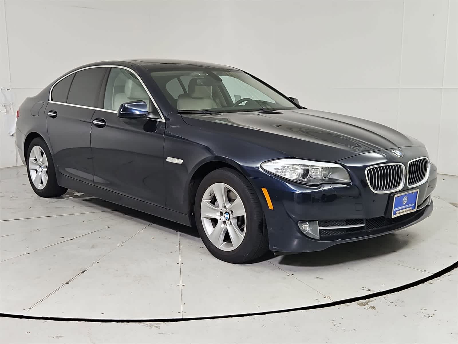 Thumbnail: 2011 BMW 5 Series - 8
