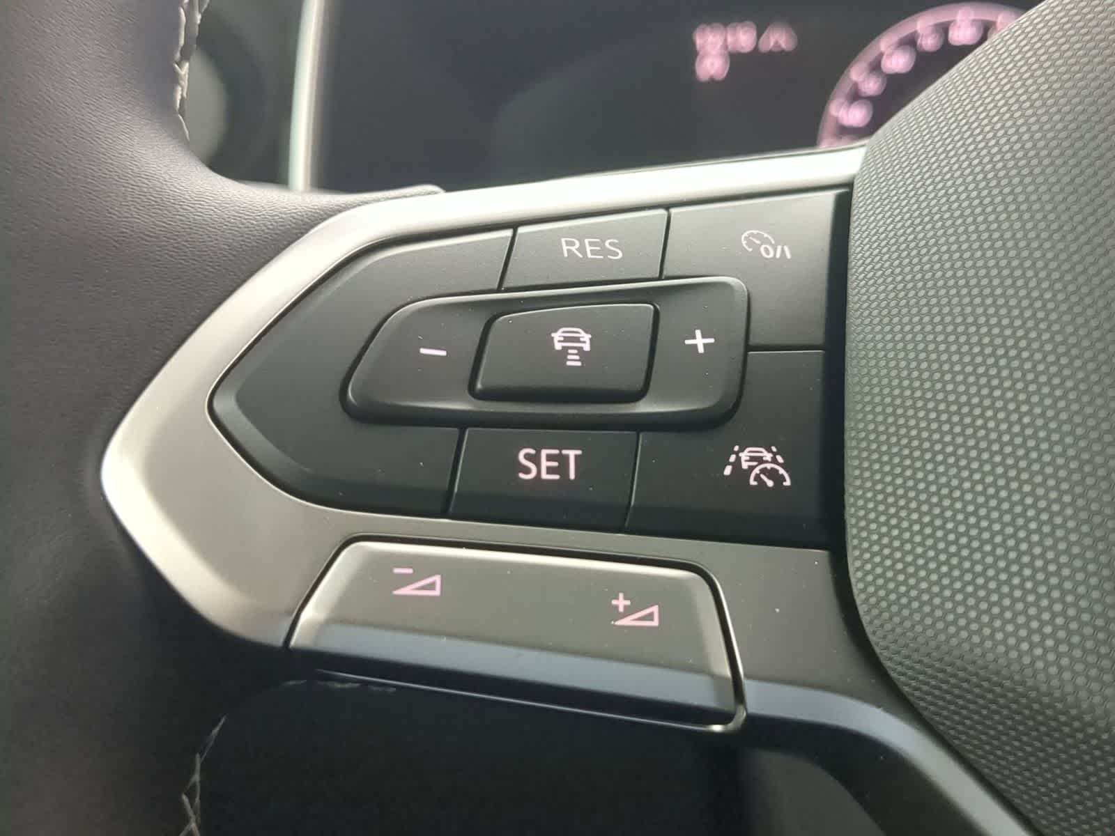 Thumbnail: 2025 Volkswagen Taos - 25