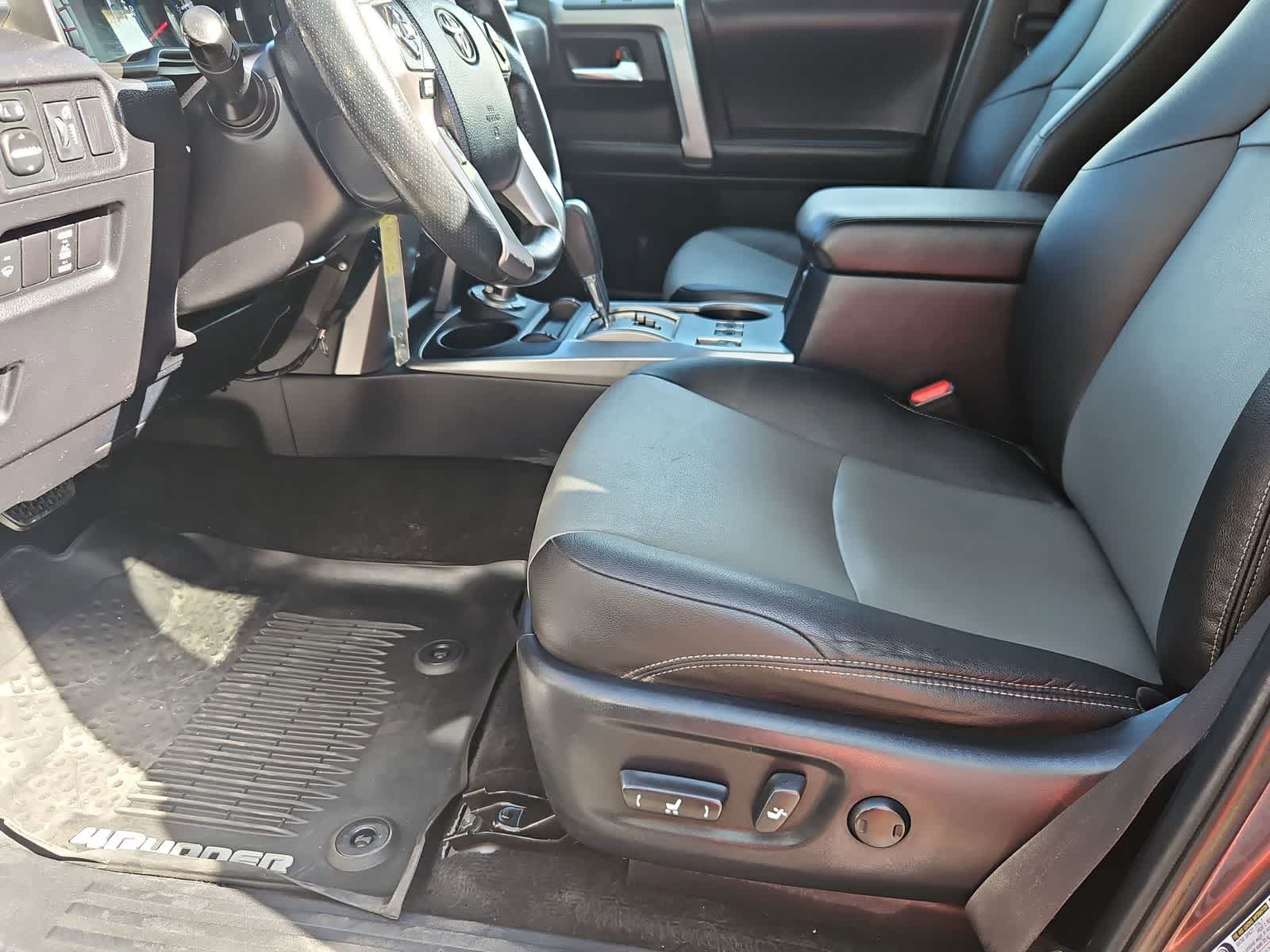 Thumbnail: 2018 Toyota 4Runner - 16