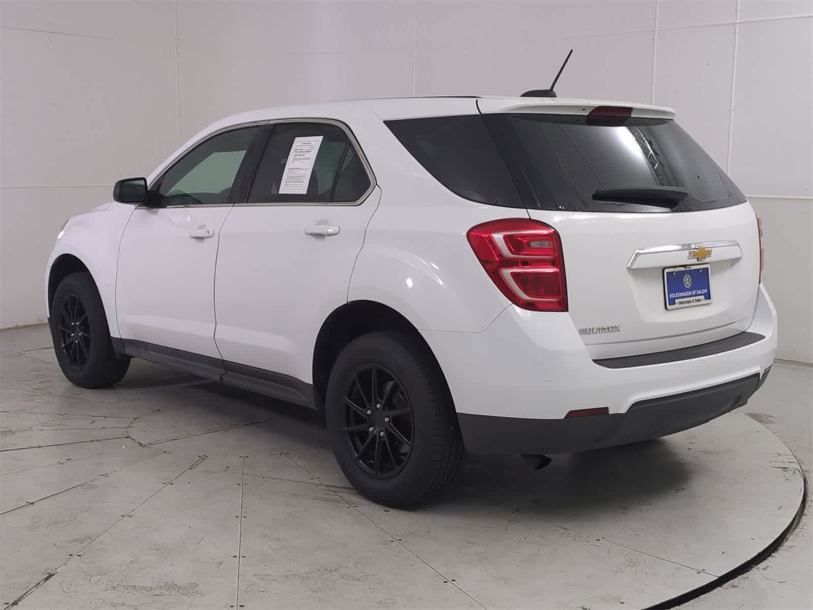 Thumbnail: 2017 Chevrolet Equinox - 4