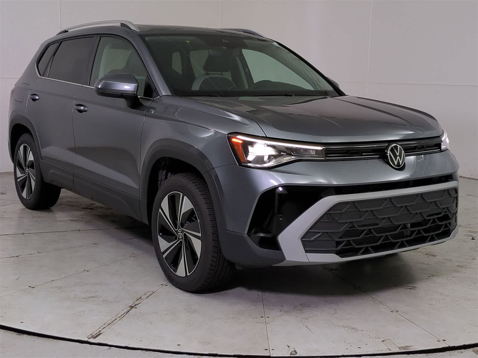 Thumbnail: 2025 Volkswagen Taos - 8