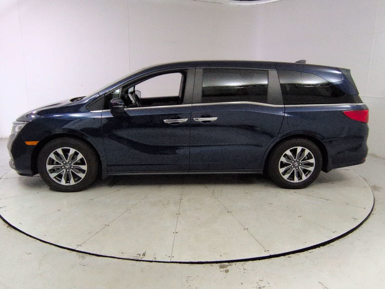 Thumbnail: 2023 Honda Odyssey - 3