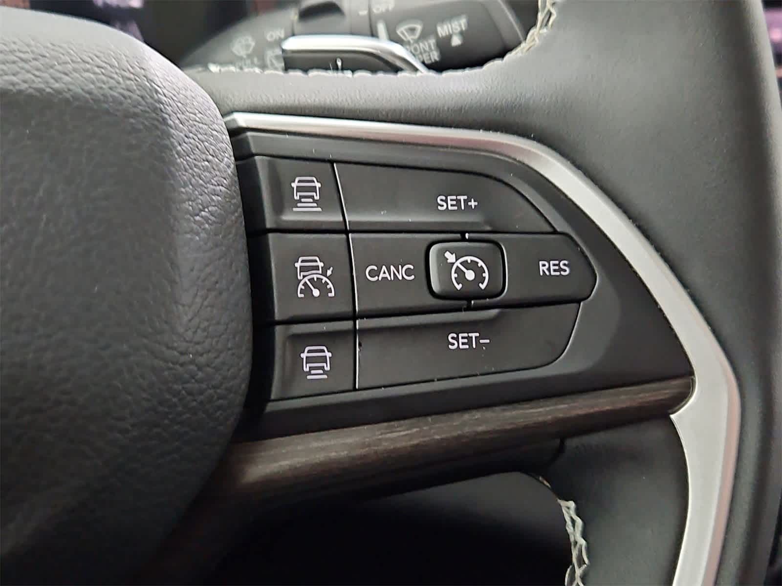 Thumbnail: 2023 Jeep Grand Cherokee - 26