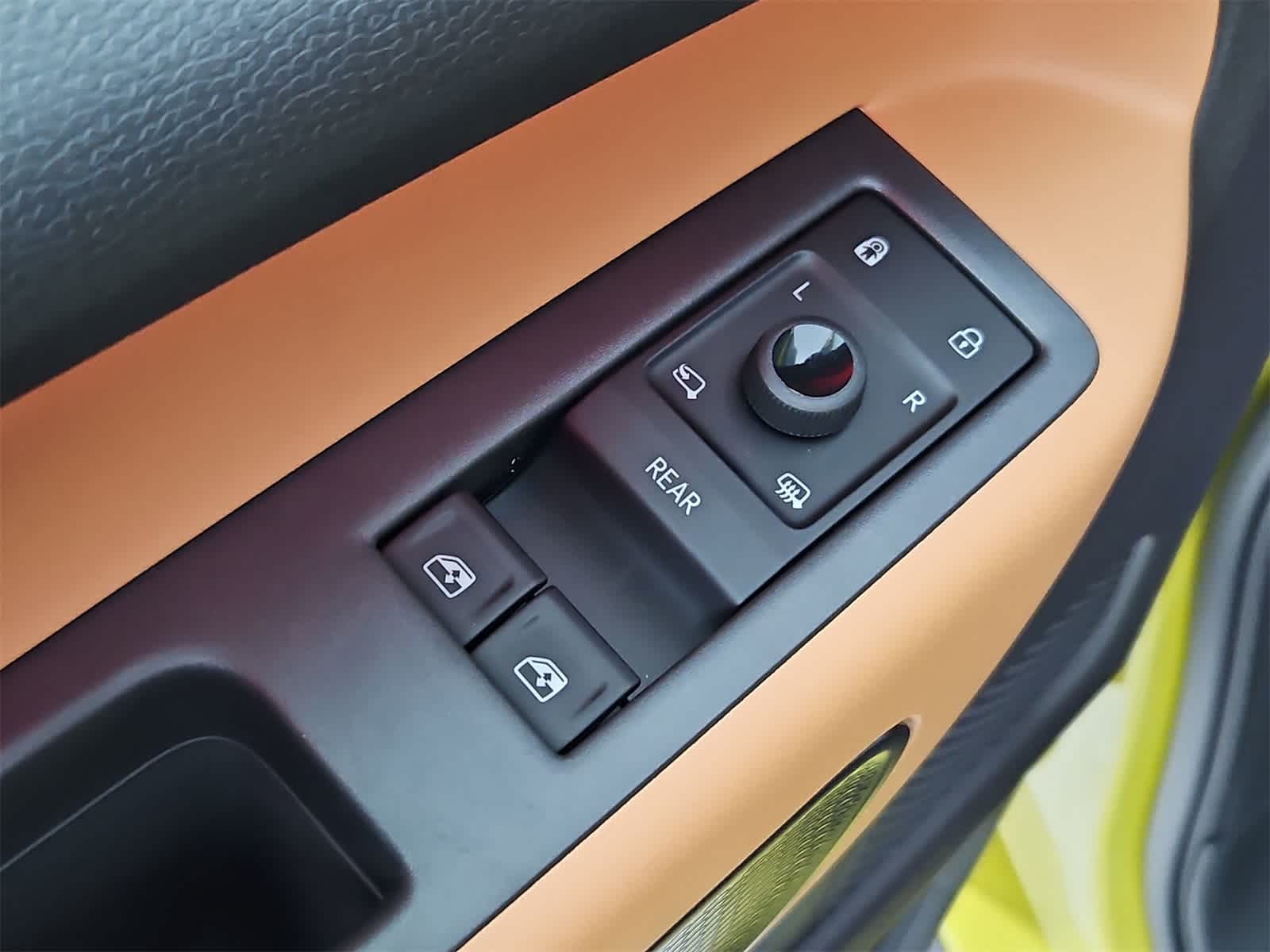 Thumbnail: 2025 Volkswagen ID.Buzz - 17