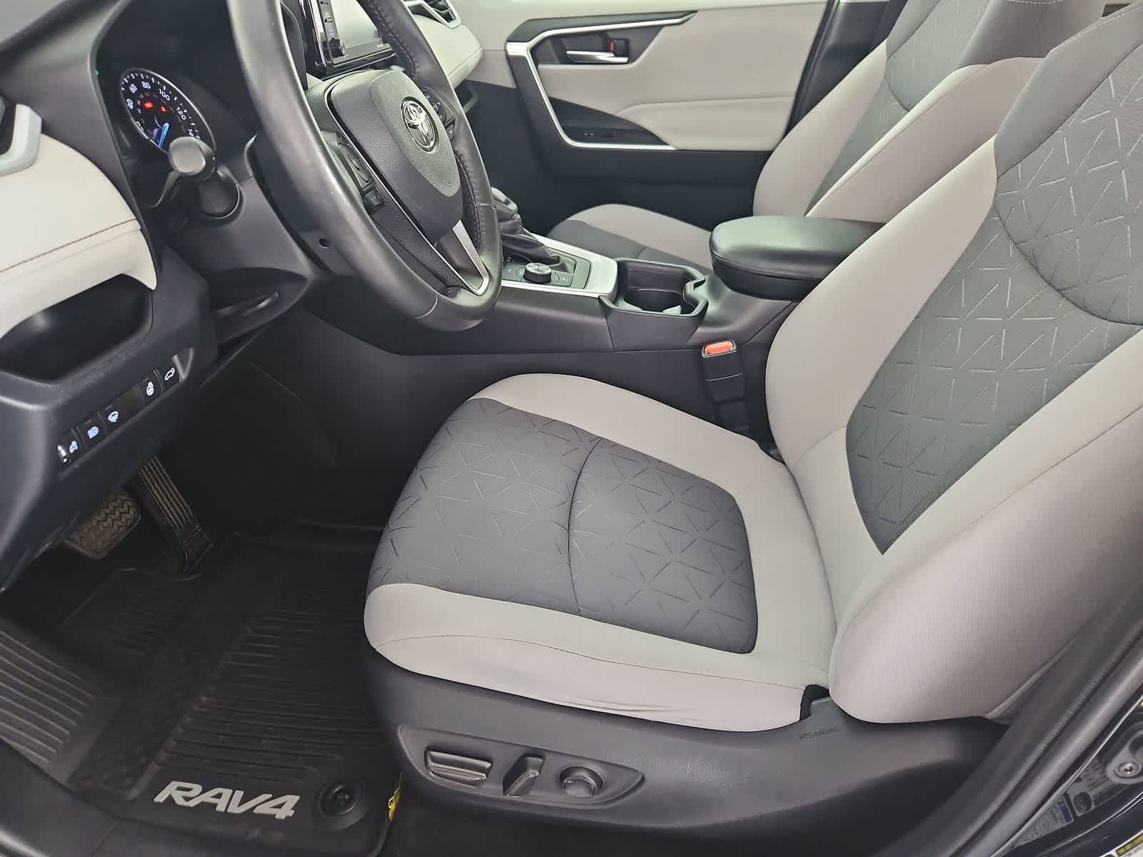 Thumbnail: 2020 Toyota RAV4 - 16