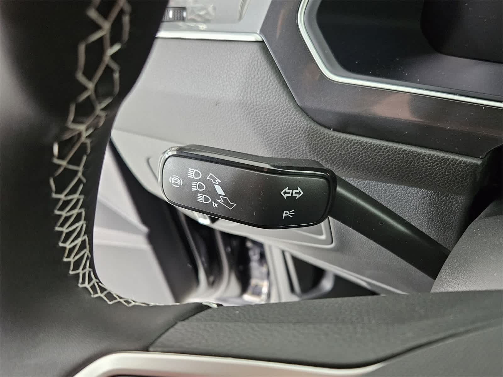 Thumbnail: 2024 Volkswagen Tiguan - 24