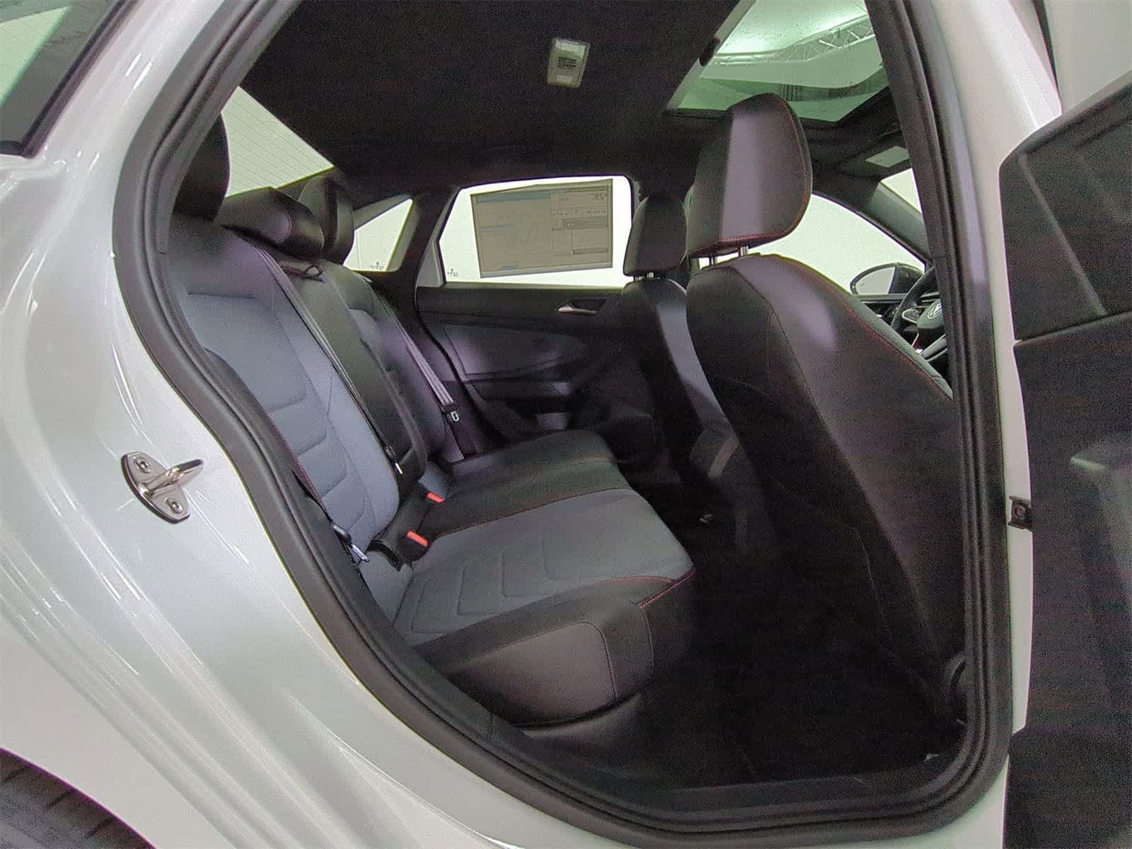 Thumbnail: 2025 Volkswagen Jetta - 21