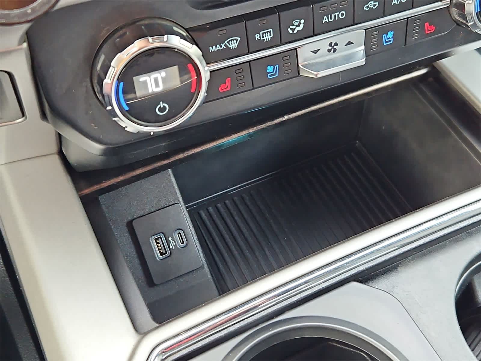 Thumbnail: 2022 Ford F-350 - 31