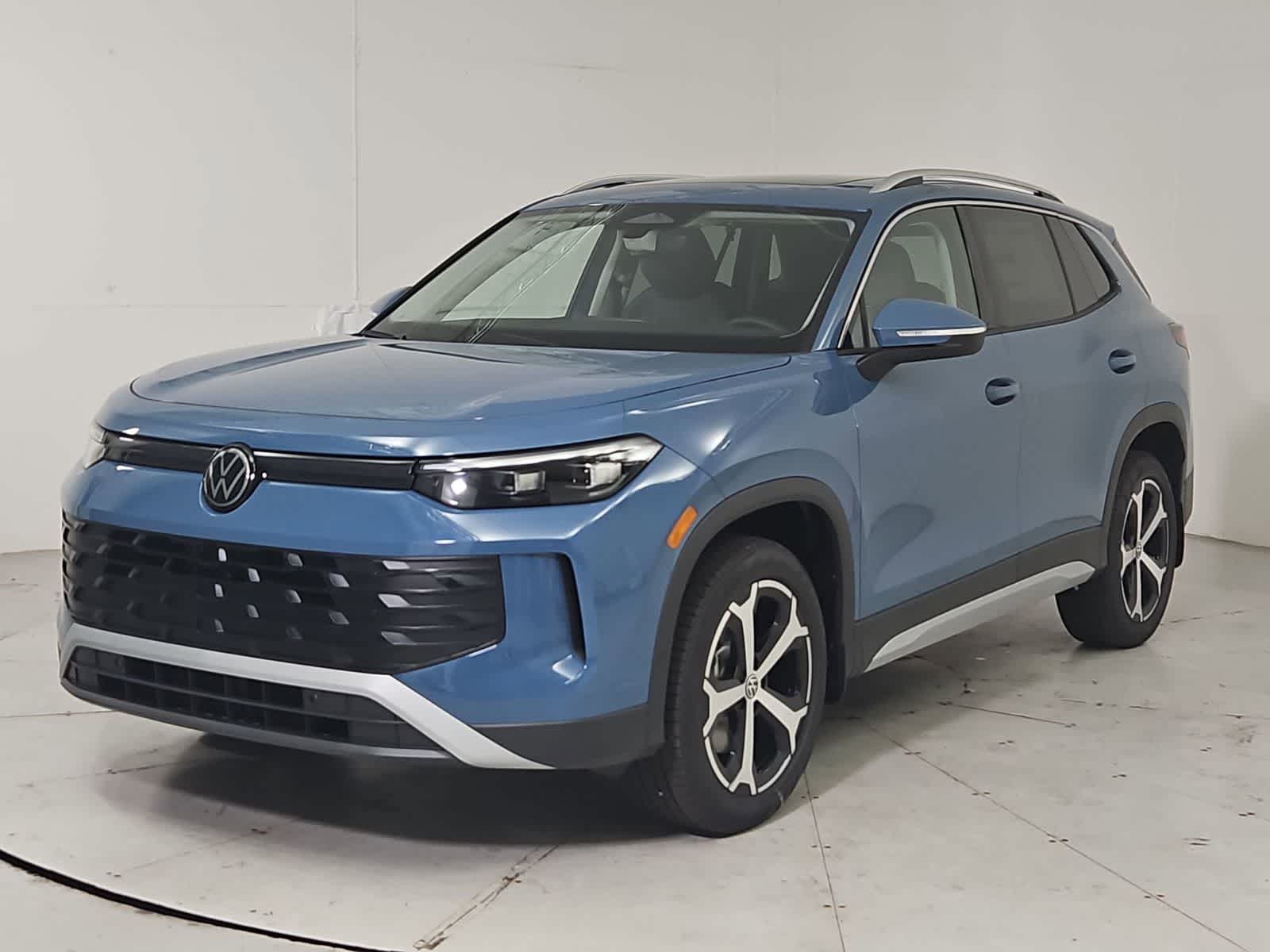 Thumbnail: 2026 Volkswagen Tiguan - 1