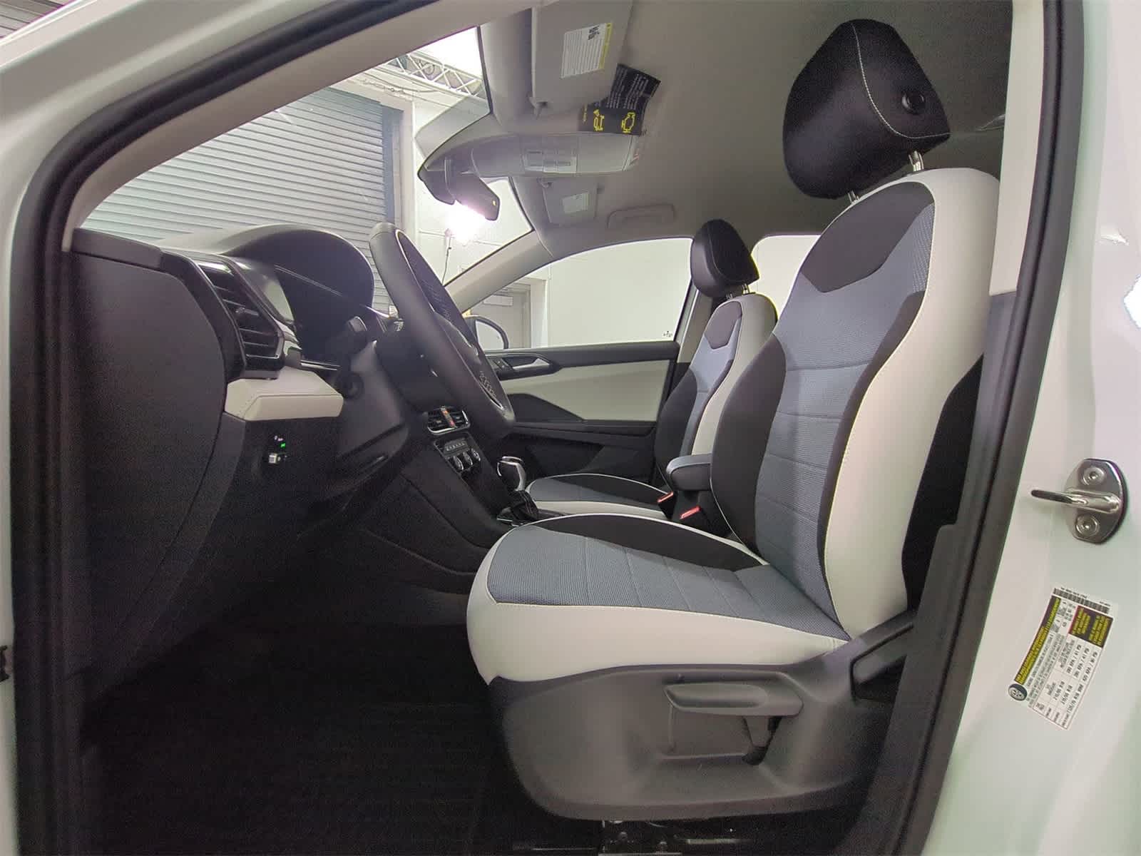 Thumbnail: 2025 Volkswagen Taos - 16