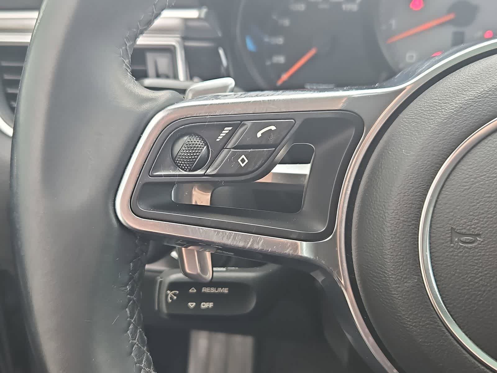 Thumbnail: 2017 Porsche Macan - 25