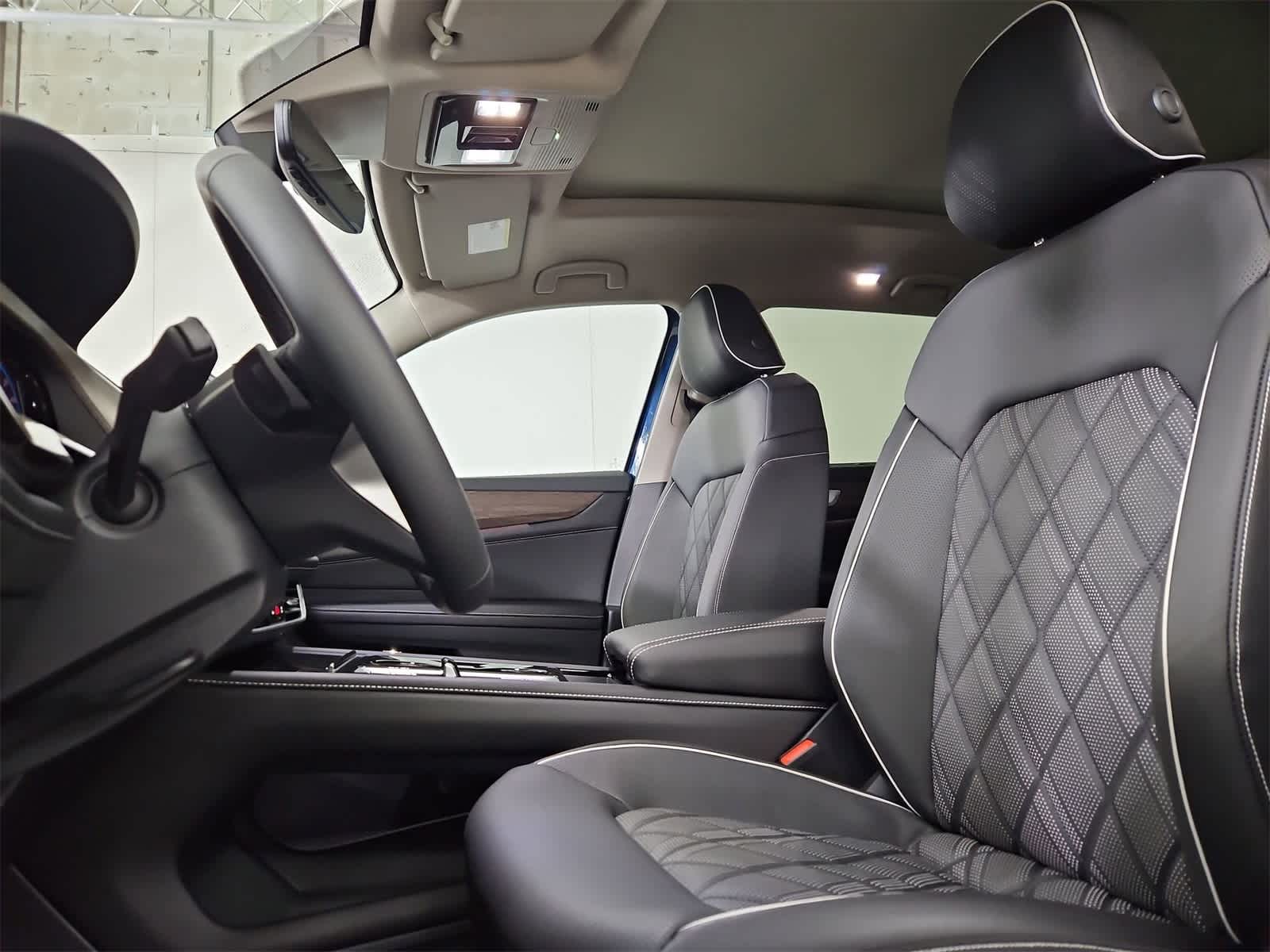 Thumbnail: 2026 Volkswagen Atlas - 16