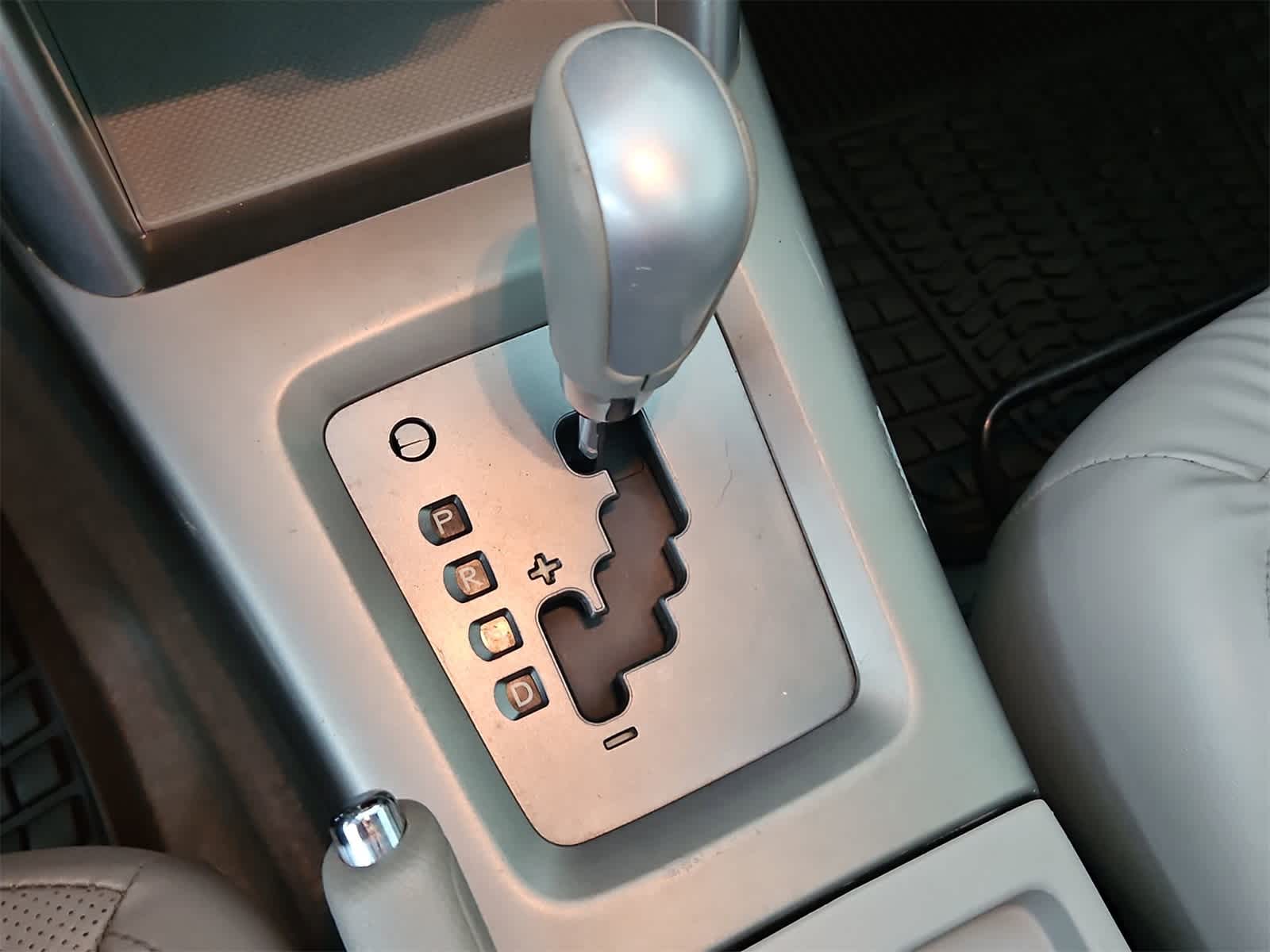 2010 Subaru Forester Limited 30
