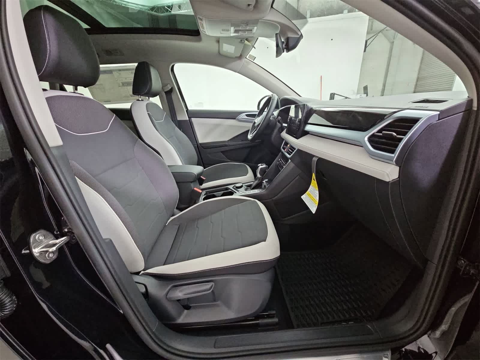 Thumbnail: 2025 Volkswagen Taos - 22