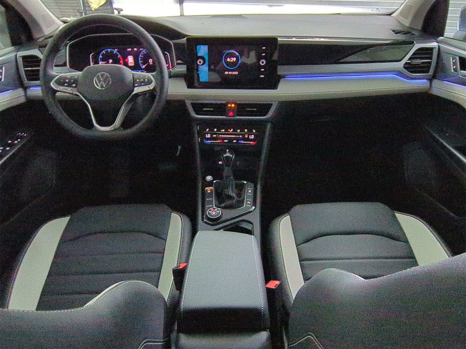 Thumbnail: 2025 Volkswagen Taos - 15