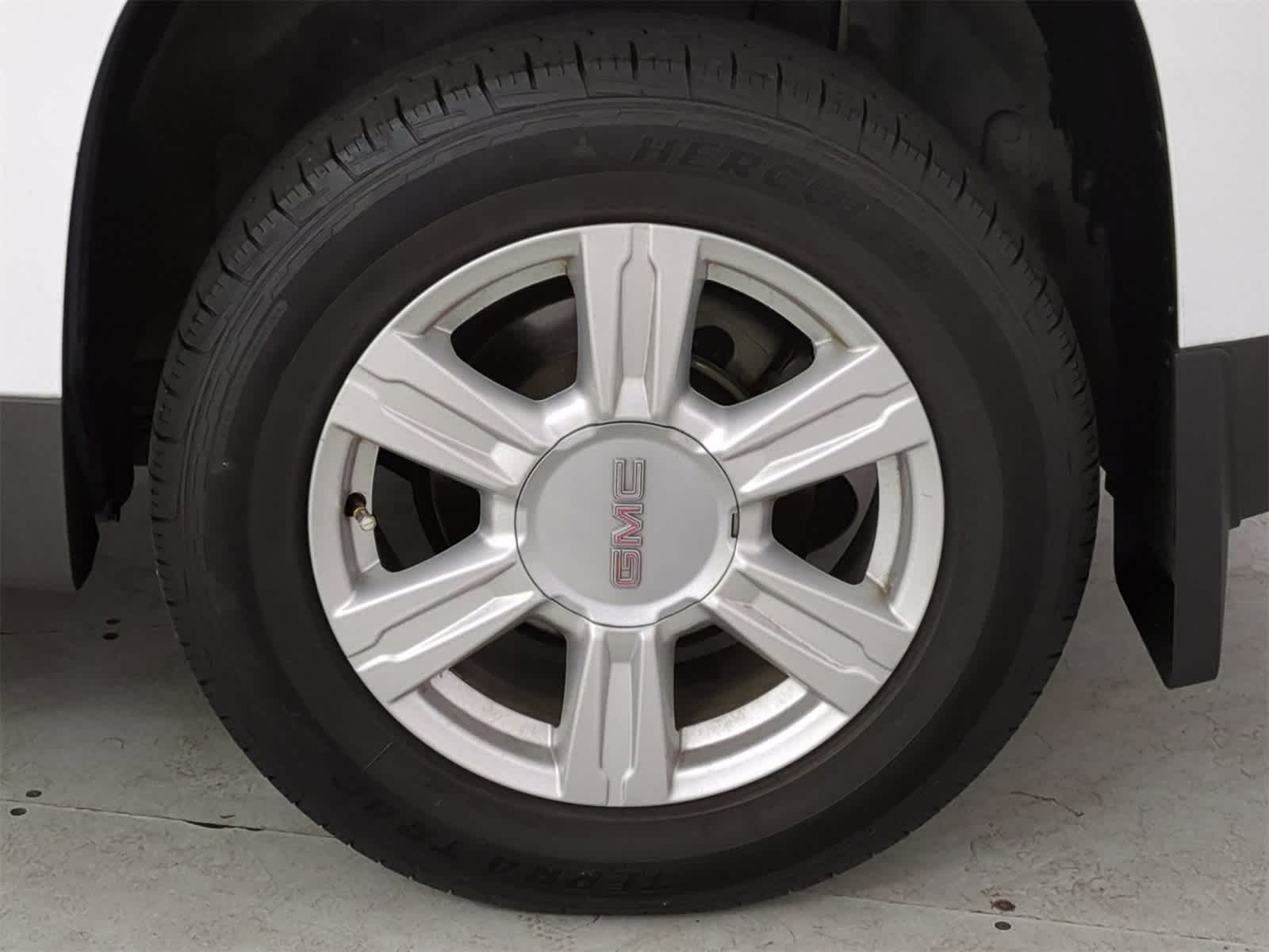 Thumbnail: 2015 GMC Terrain - 13