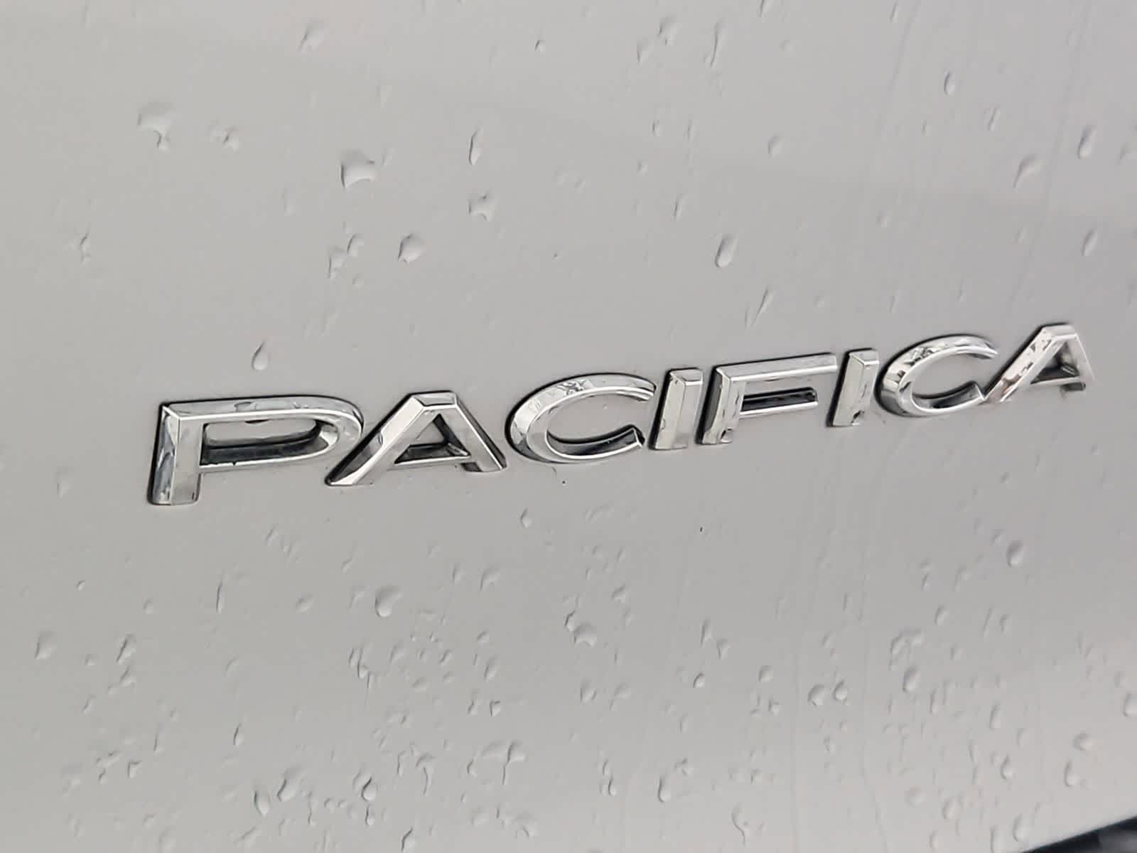 Thumbnail: 2023 Chrysler Pacifica - 12