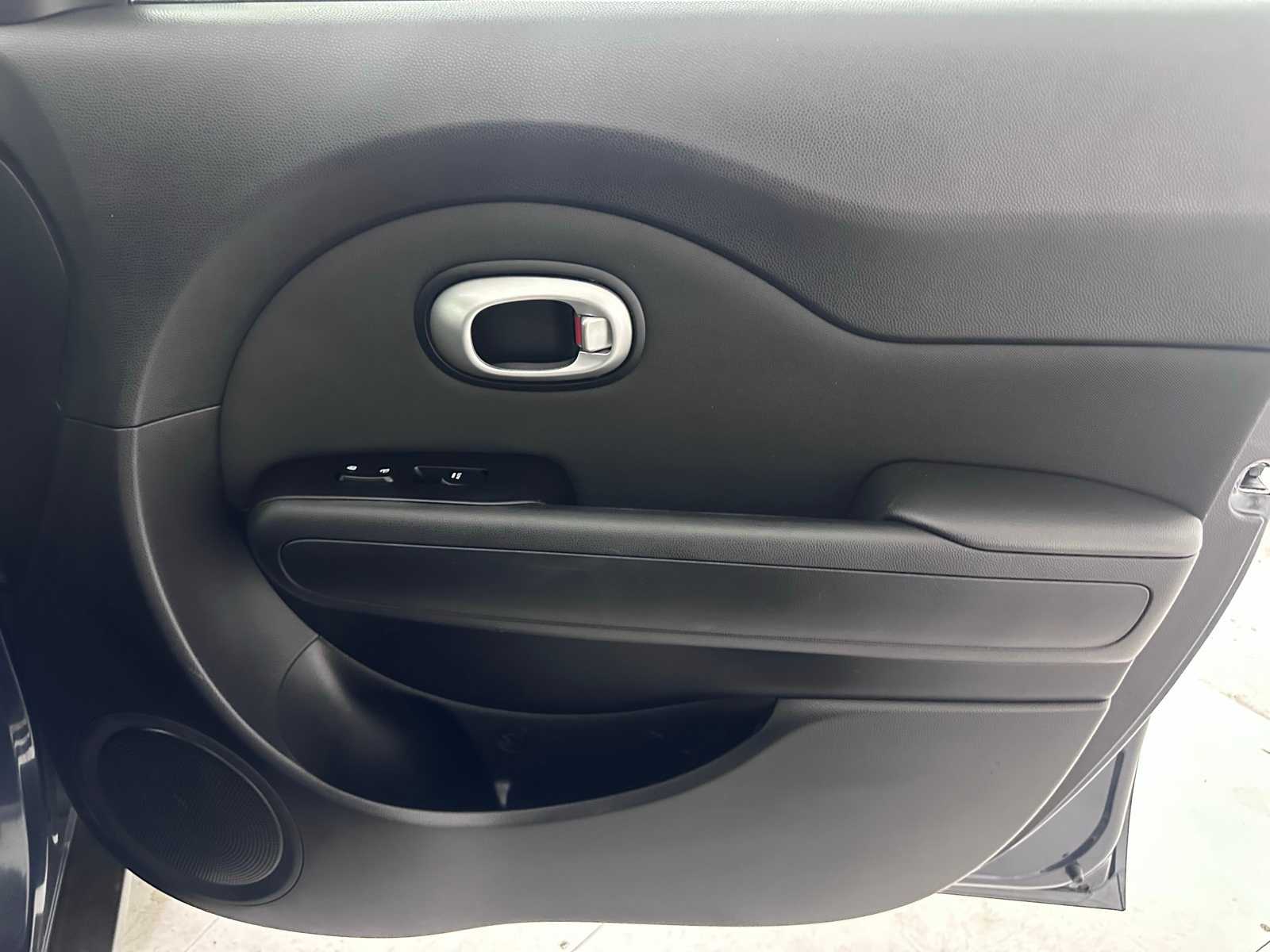 Thumbnail: 2014 Kia Soul - 28