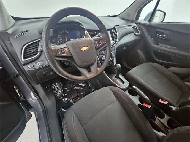 Used 2020 Chevrolet Trax LS with VIN 3GNCJNSB5LL275285 for sale in Salem, OR