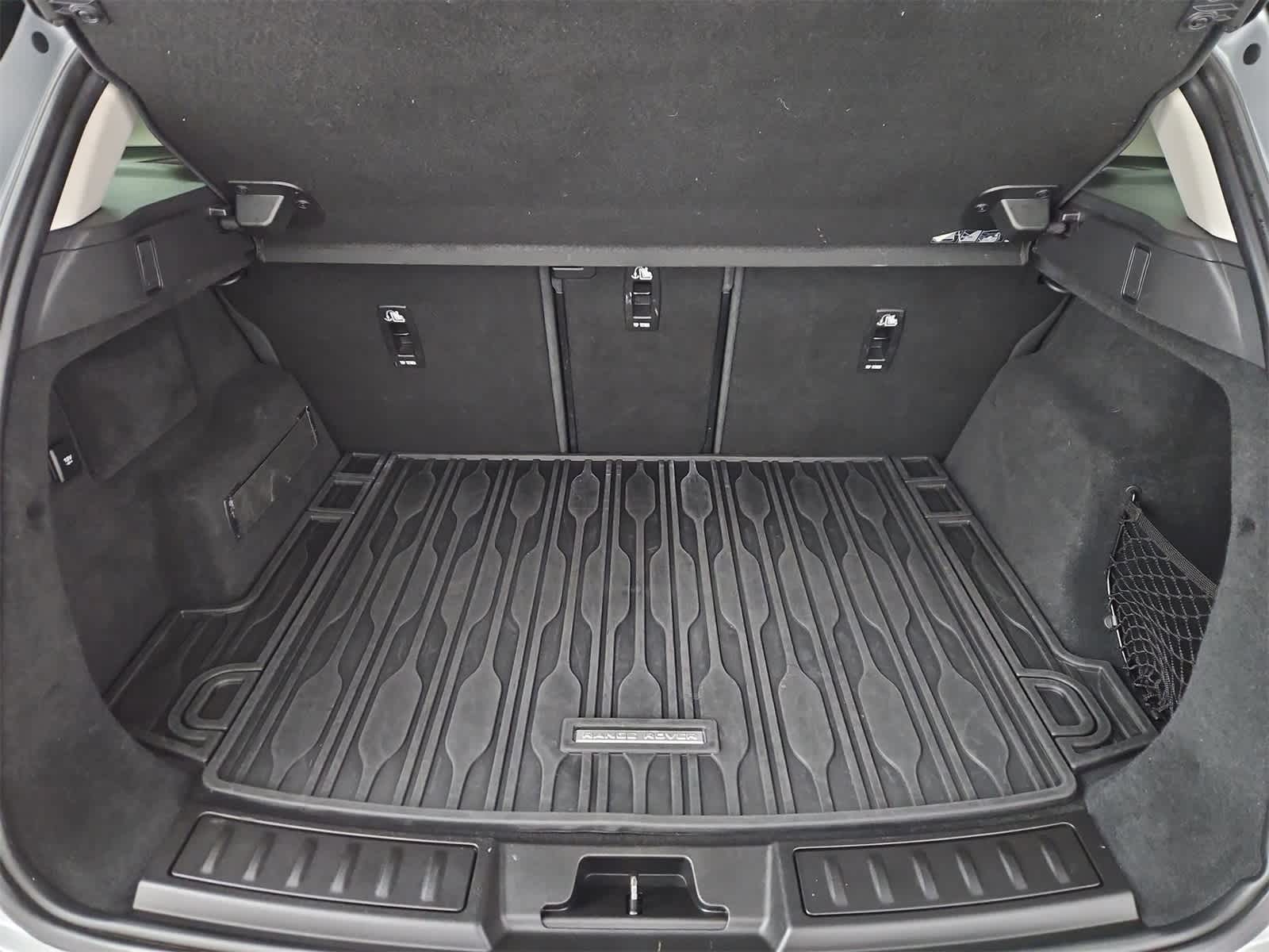 Thumbnail: 2020 Land Rover Range Rover Evoque - 36