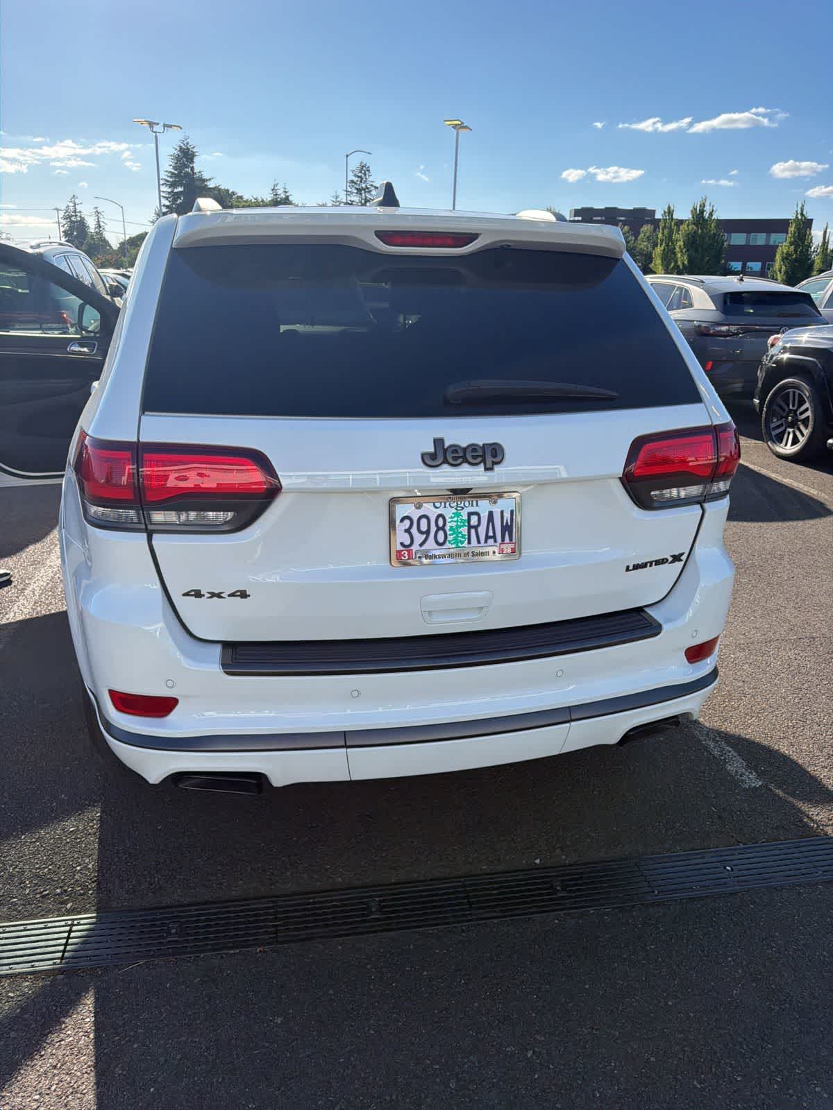 Thumbnail: 2020 Jeep Grand Cherokee - 3