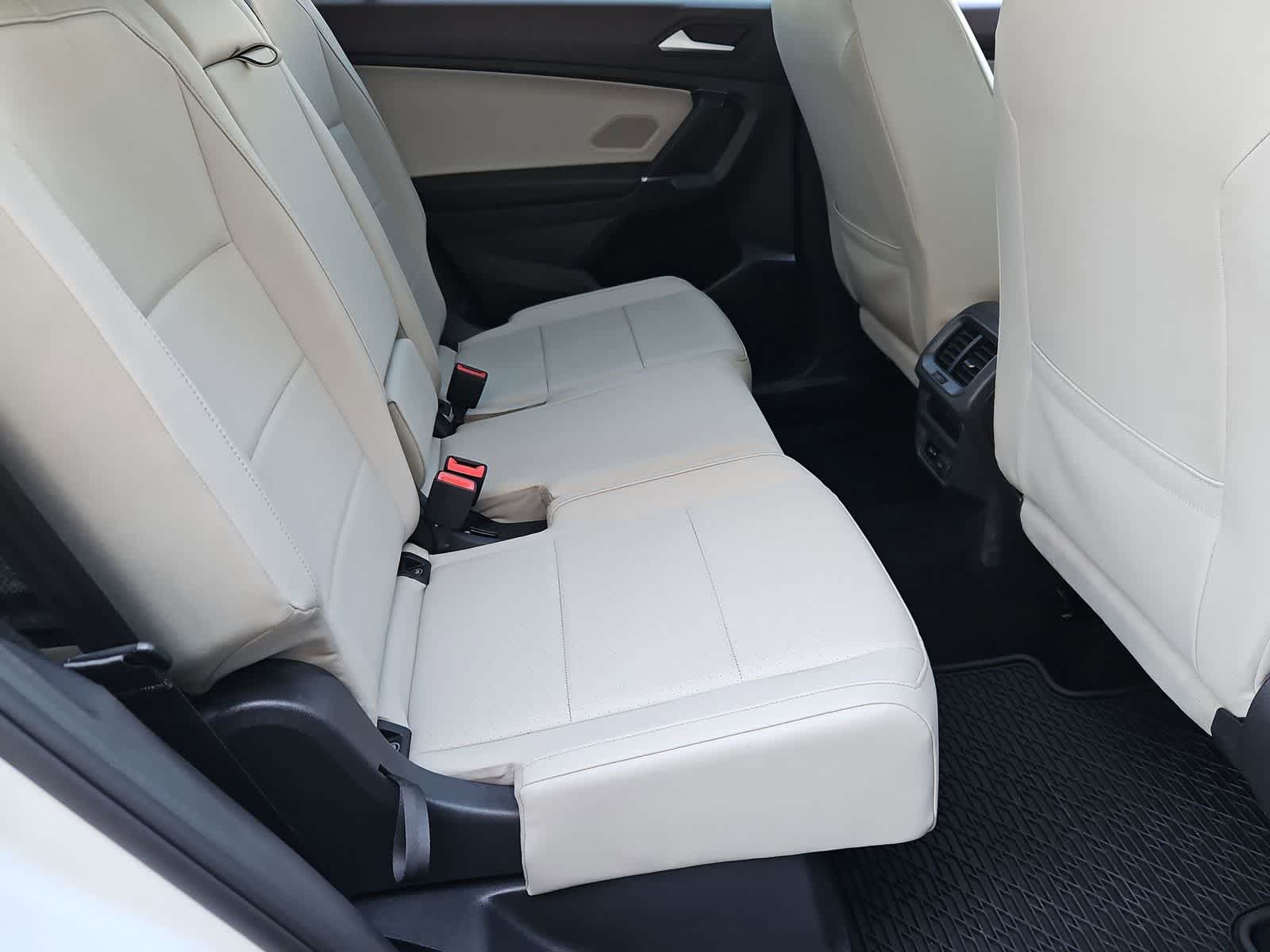 Thumbnail: 2020 Volkswagen Tiguan - 21