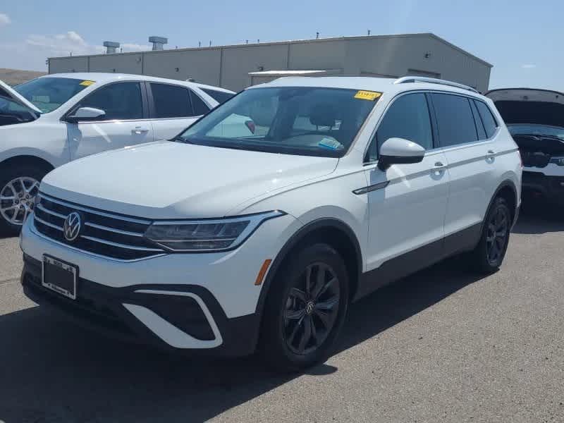 2024 Volkswagen Tiguan 2.0T Hero Image
