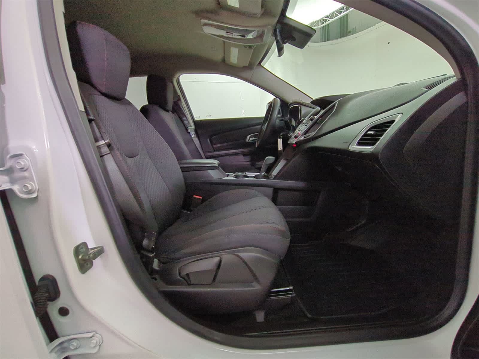 Thumbnail: 2015 GMC Terrain - 21