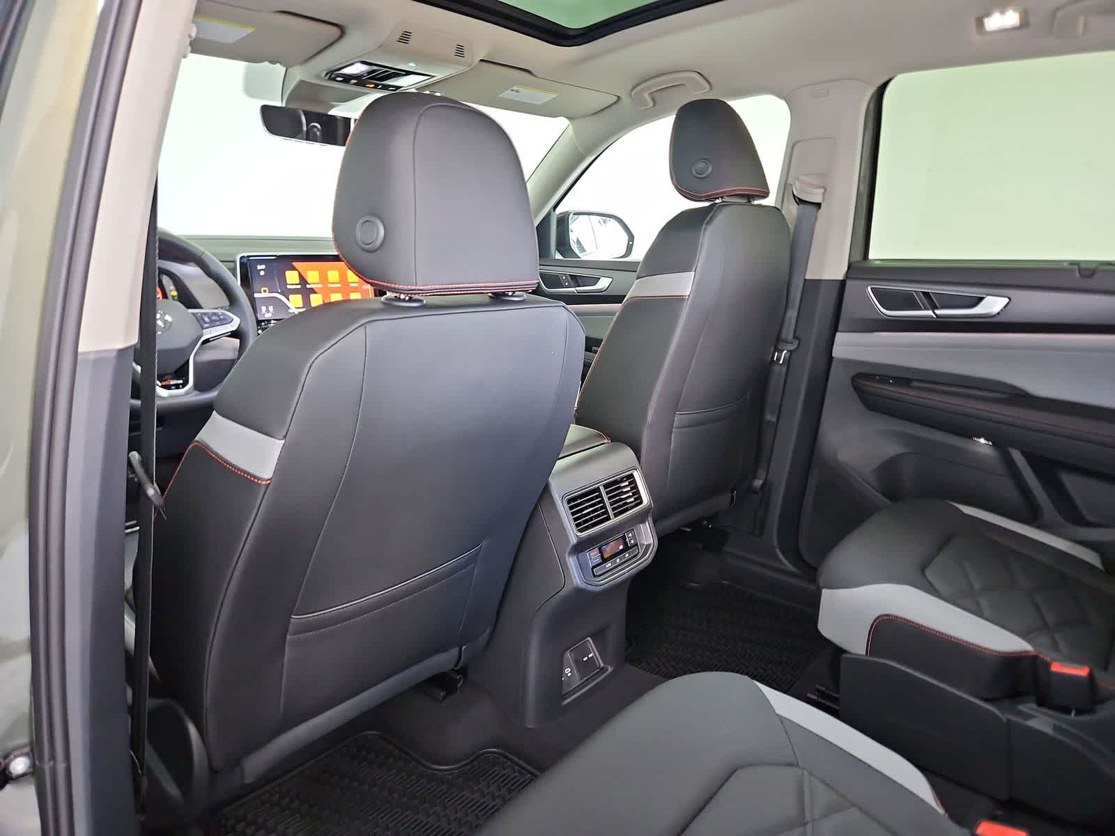 Thumbnail: 2026 Volkswagen Atlas - 18