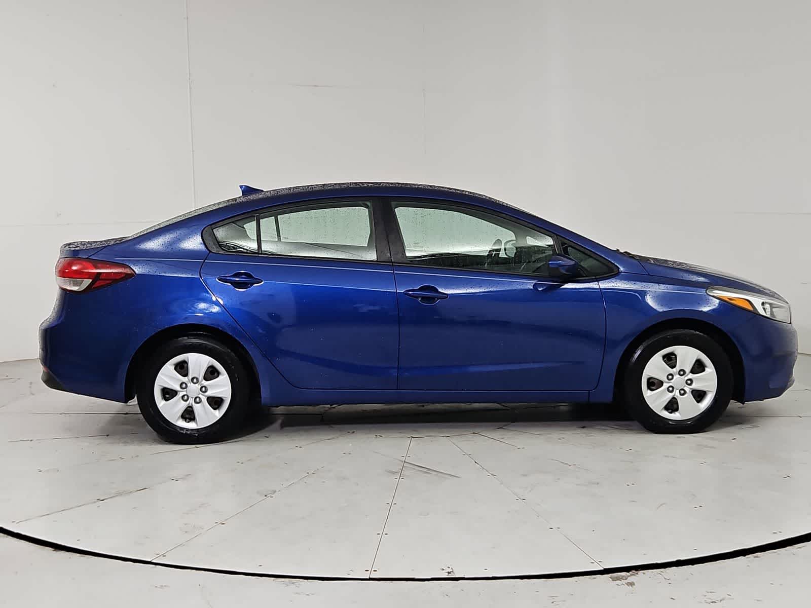 Thumbnail: 2017 Kia Forte - 7