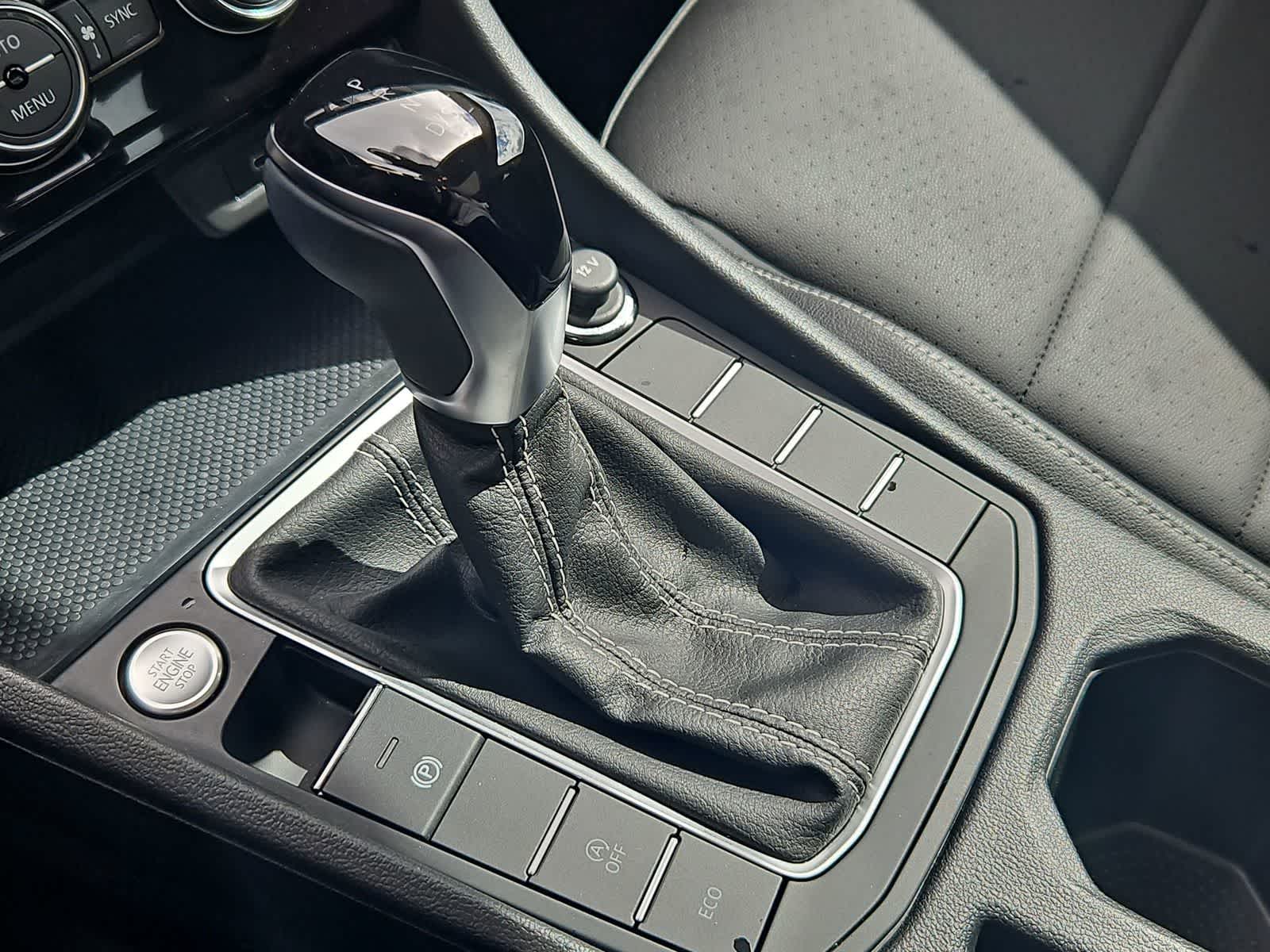 Thumbnail: 2023 Volkswagen Jetta - 32