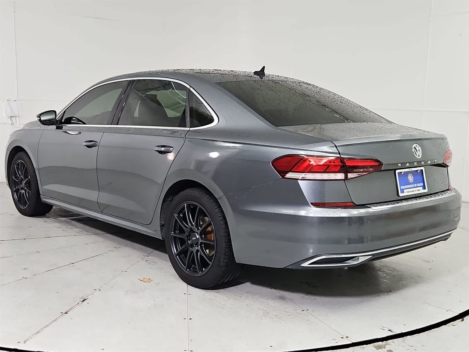 Thumbnail: 2022 Volkswagen Passat - 4