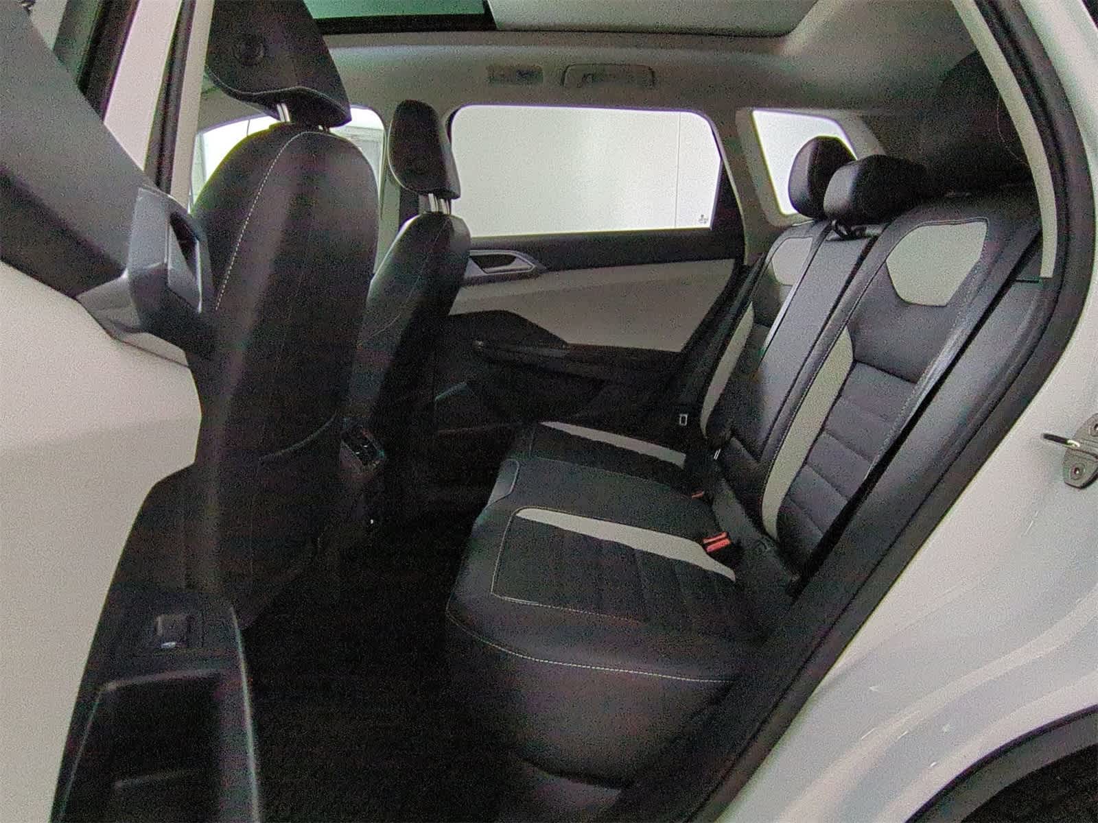 Thumbnail: 2025 Volkswagen Taos - 20