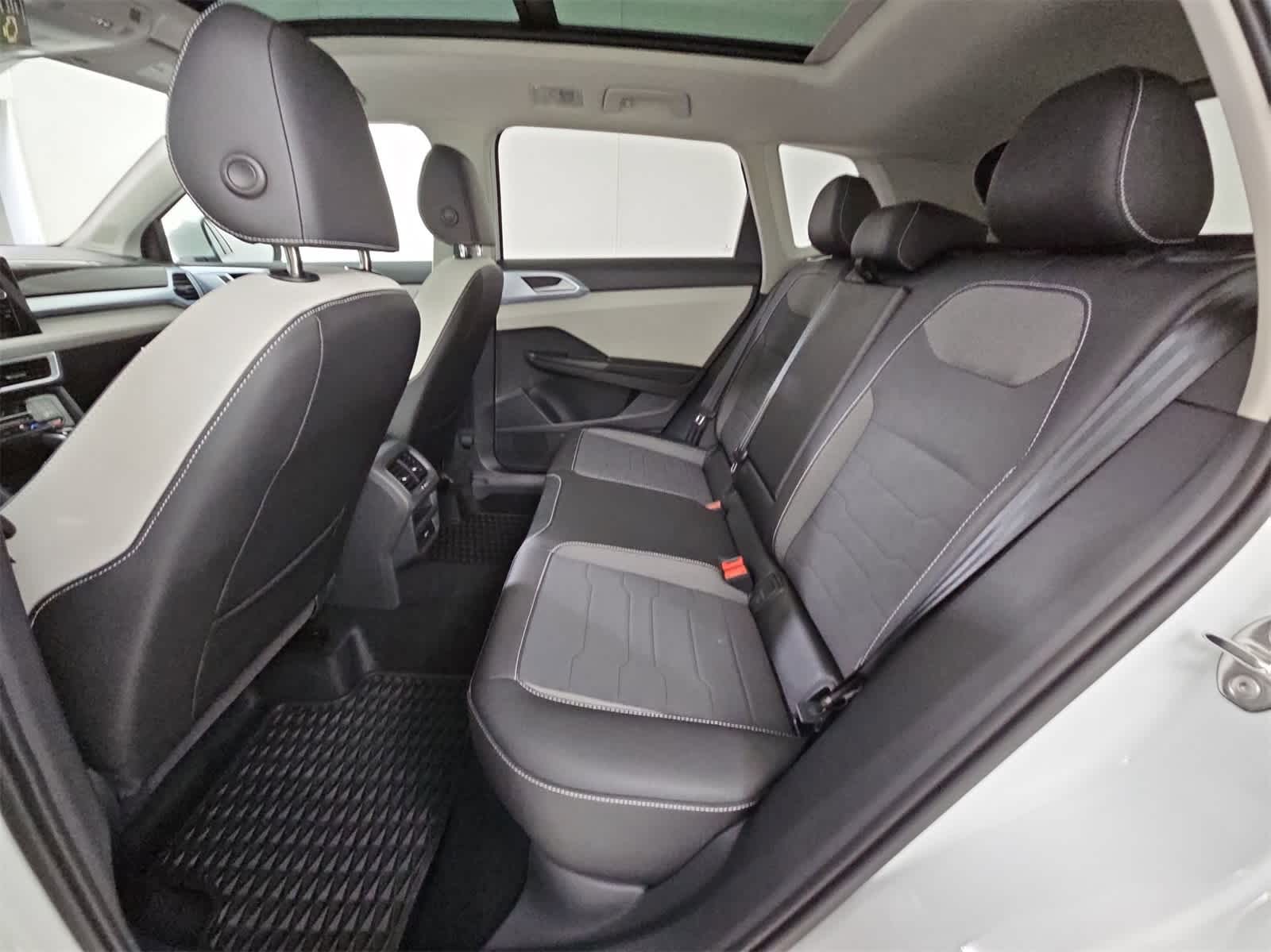 Thumbnail: 2025 Volkswagen Taos - 19