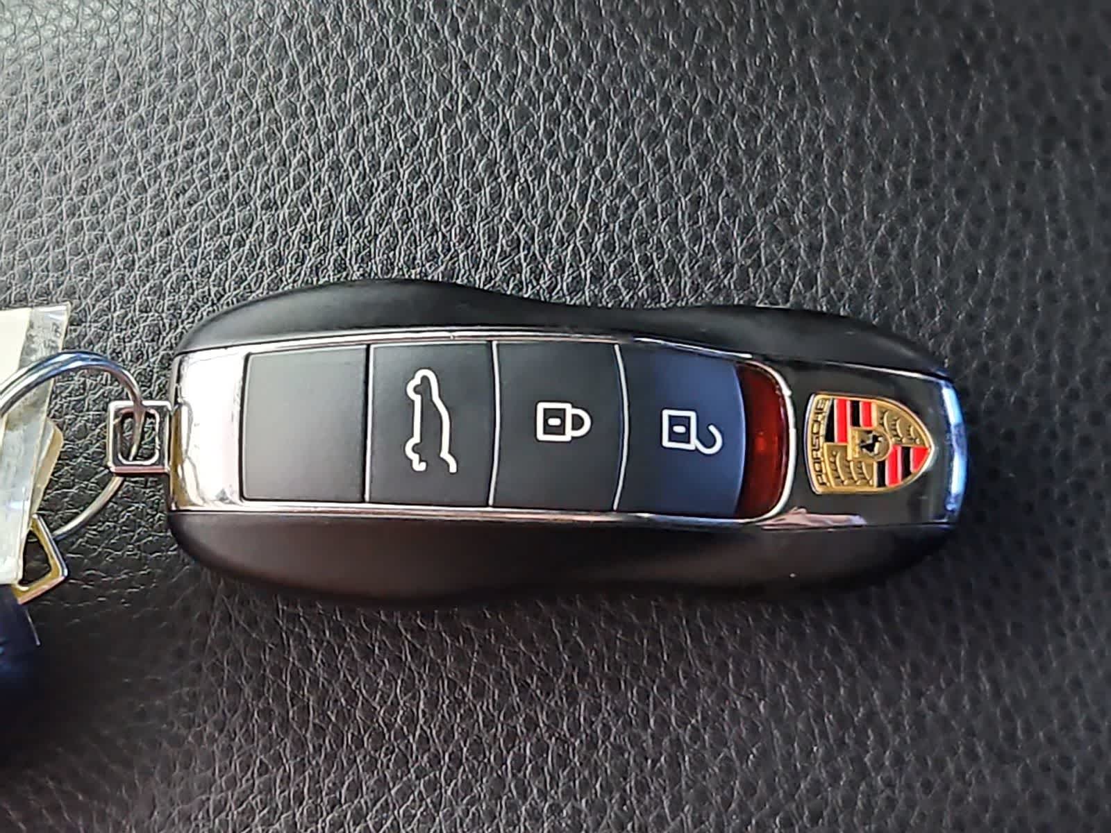 Thumbnail: 2016 Porsche Macan - 36