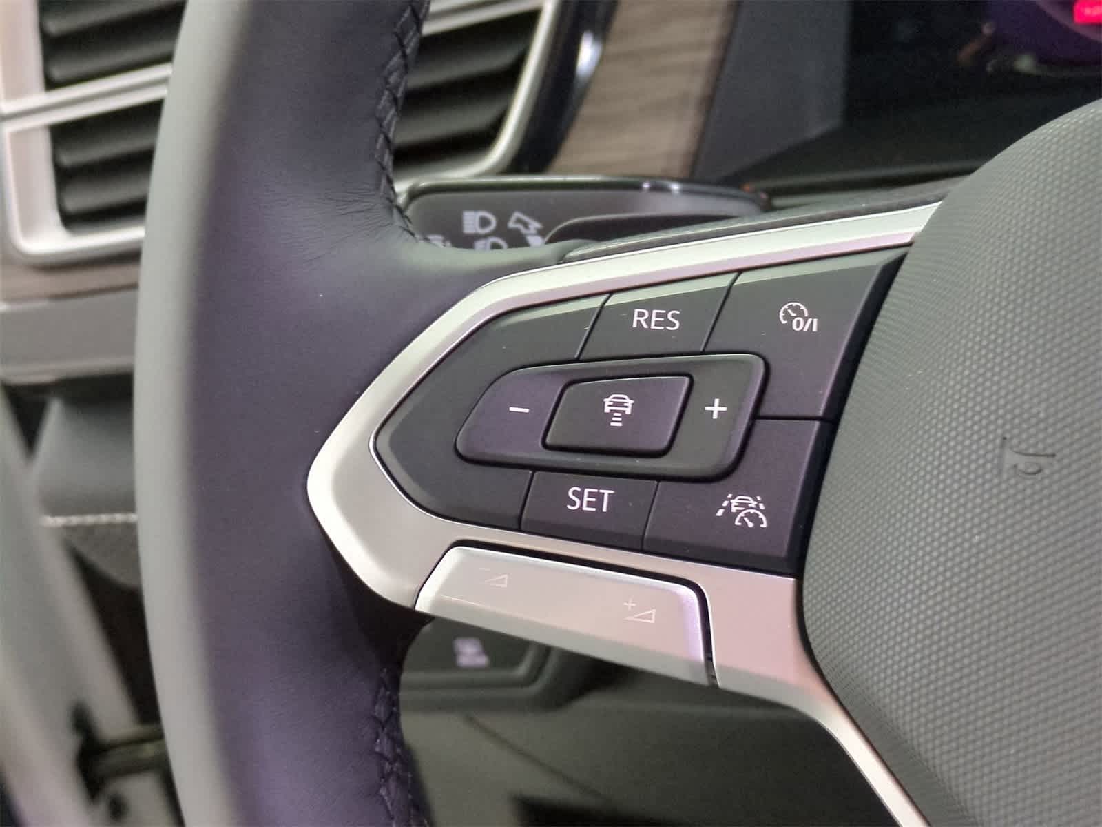 Thumbnail: 2025 Volkswagen Atlas - 25