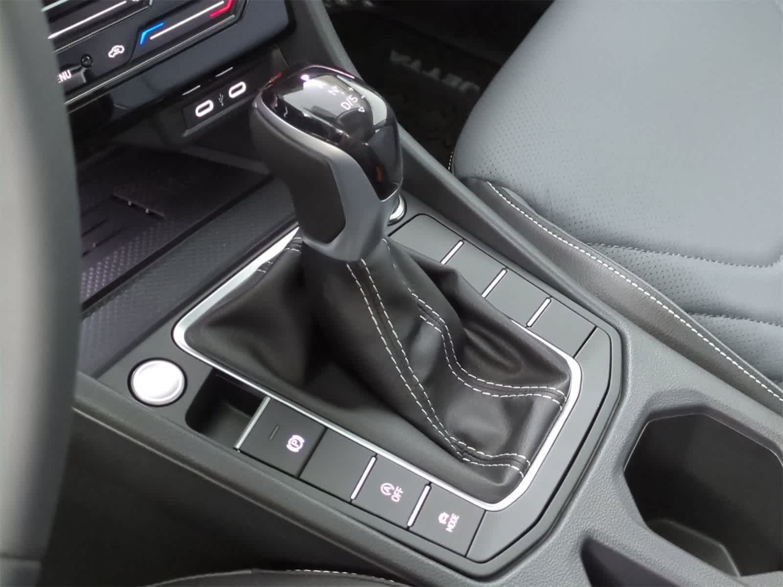 Thumbnail: 2025 Volkswagen Jetta - 33