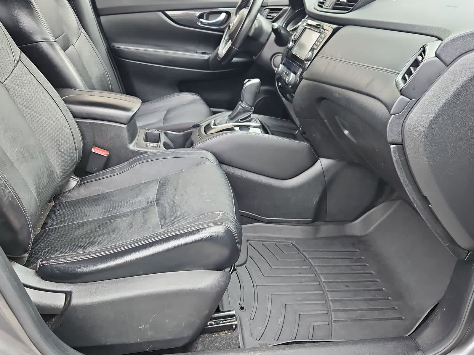 Thumbnail: 2017 Nissan Rogue - 21