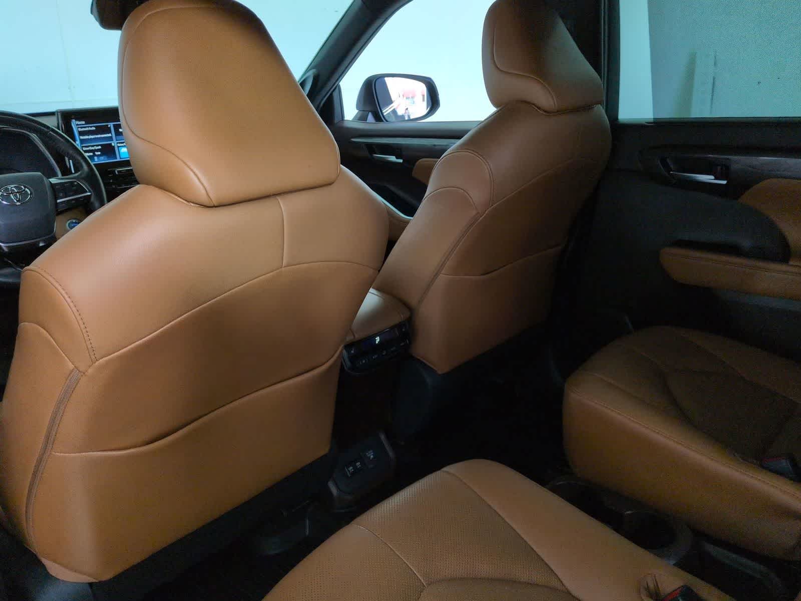 Thumbnail: 2021 Toyota Highlander - 18