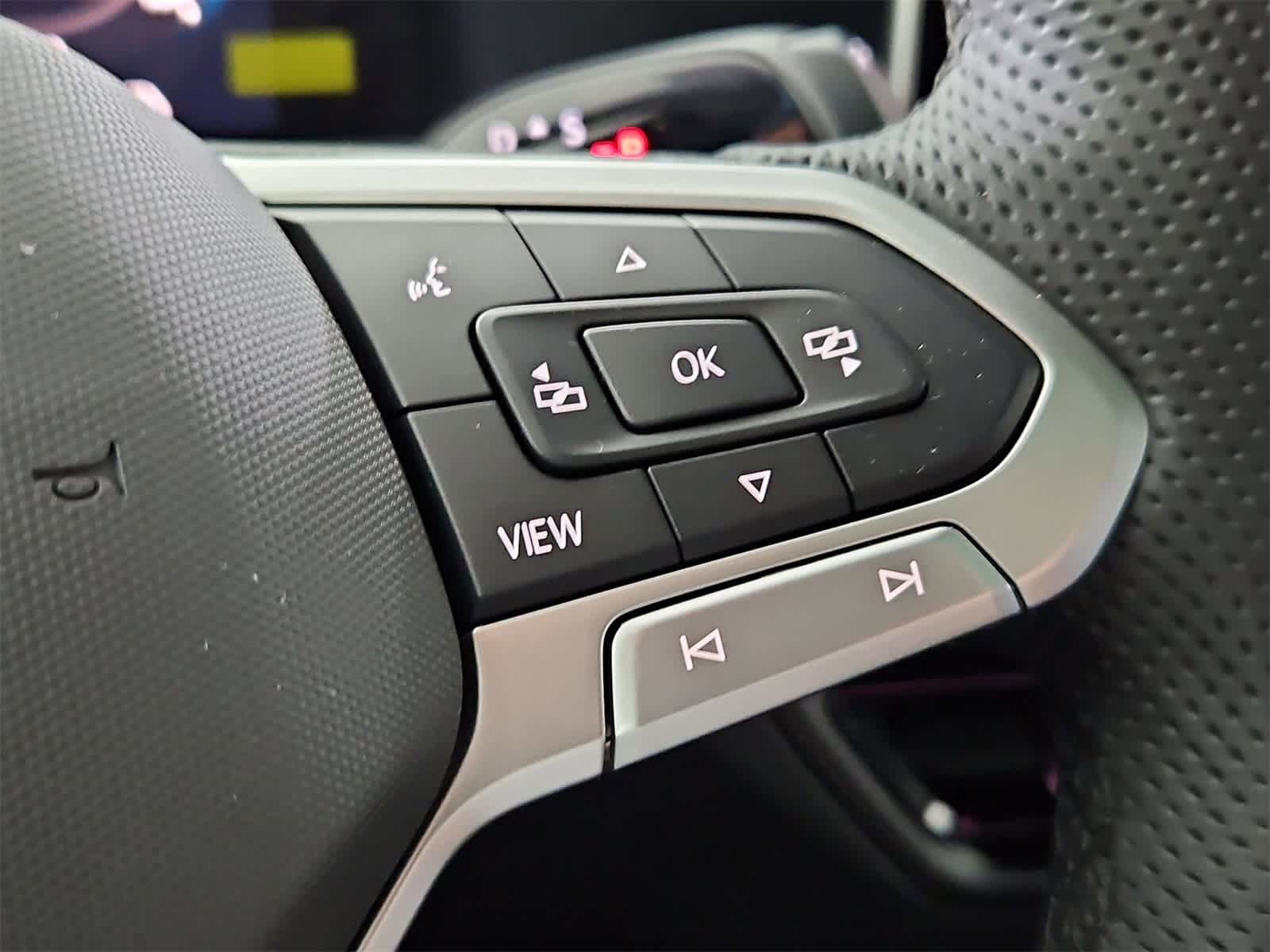 Thumbnail: 2025 Volkswagen Tiguan - 26