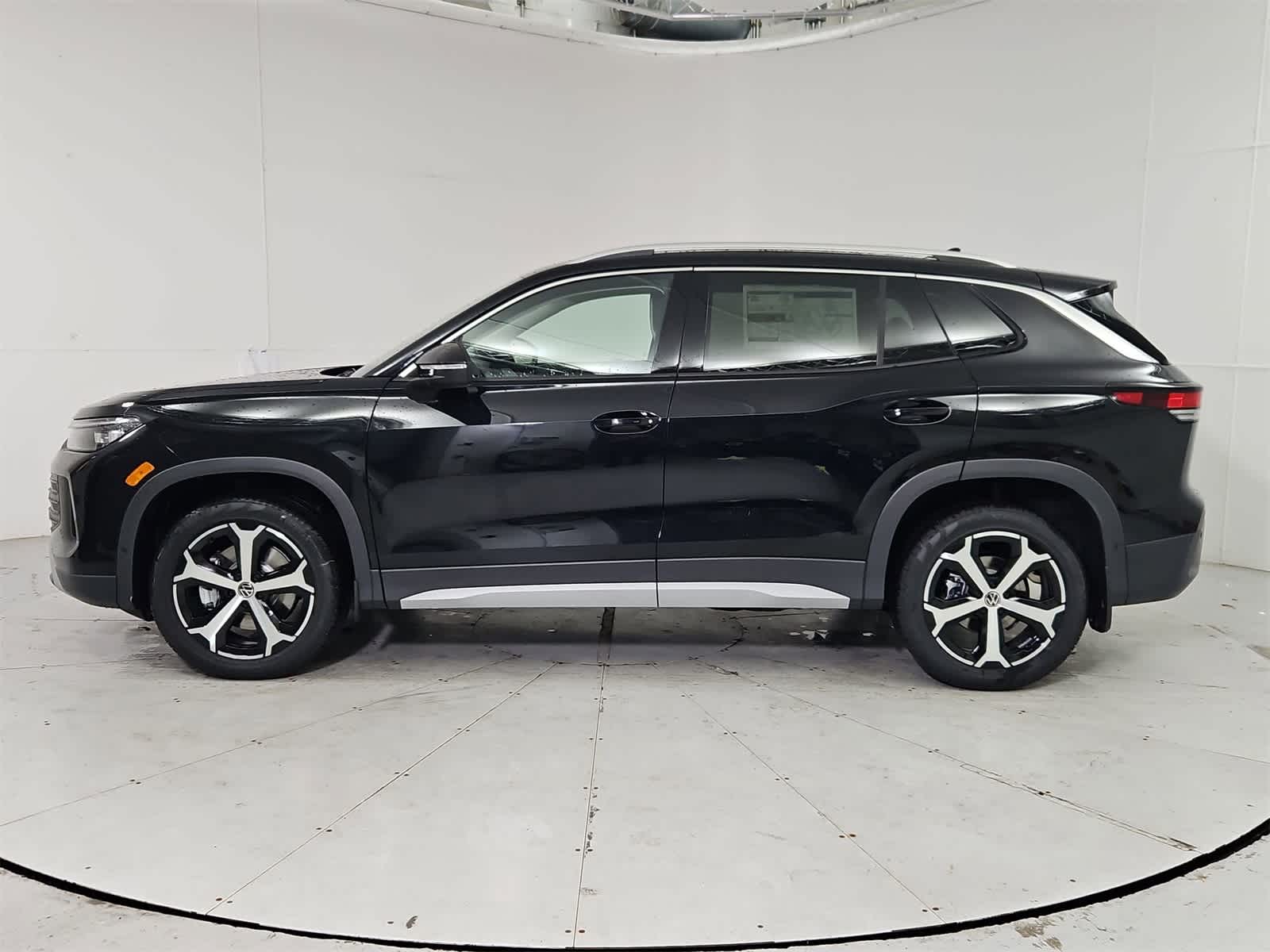 Thumbnail: 2025 Volkswagen Tiguan - 3