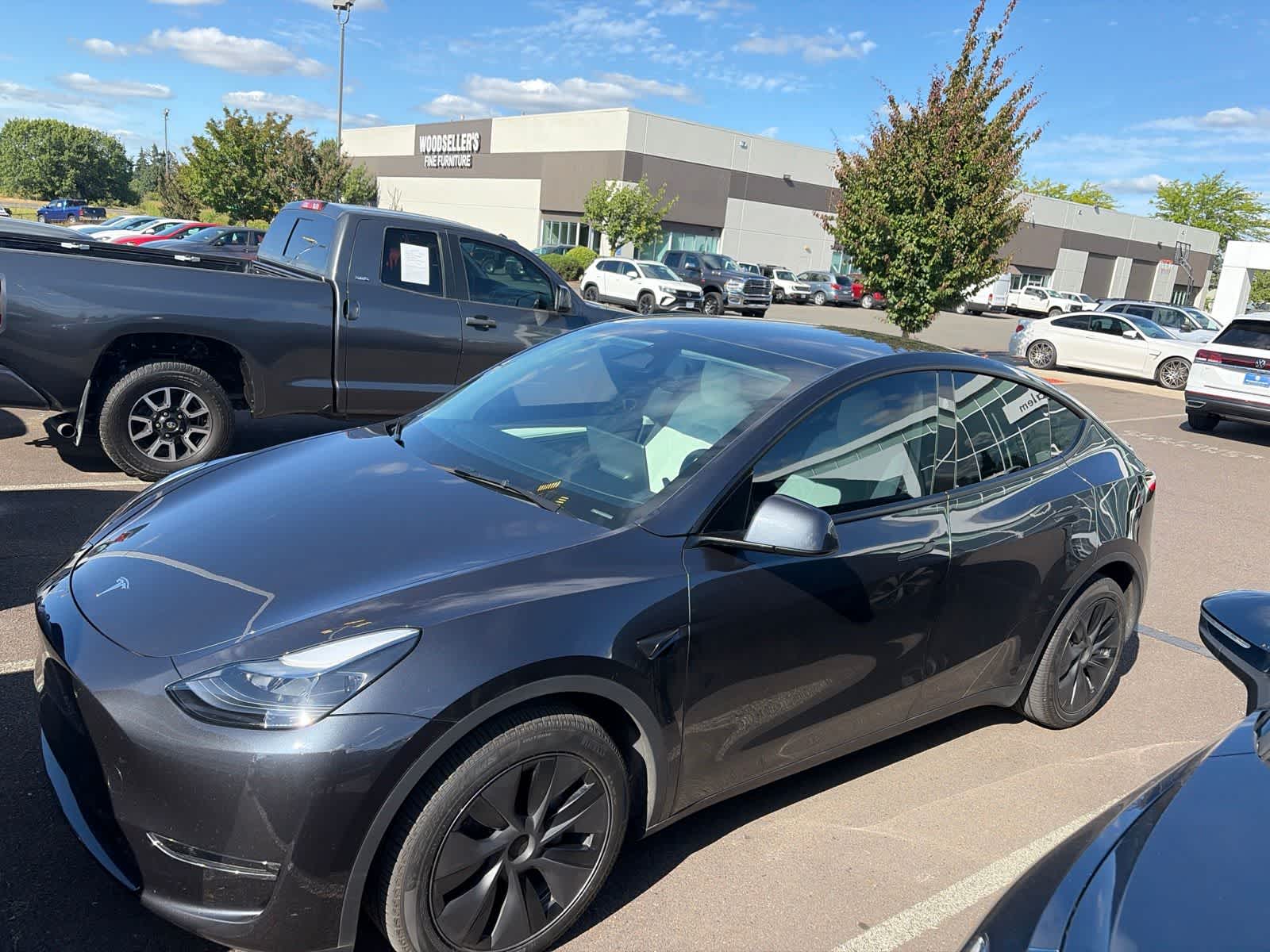 Thumbnail: 2025 Tesla Model Y - 2