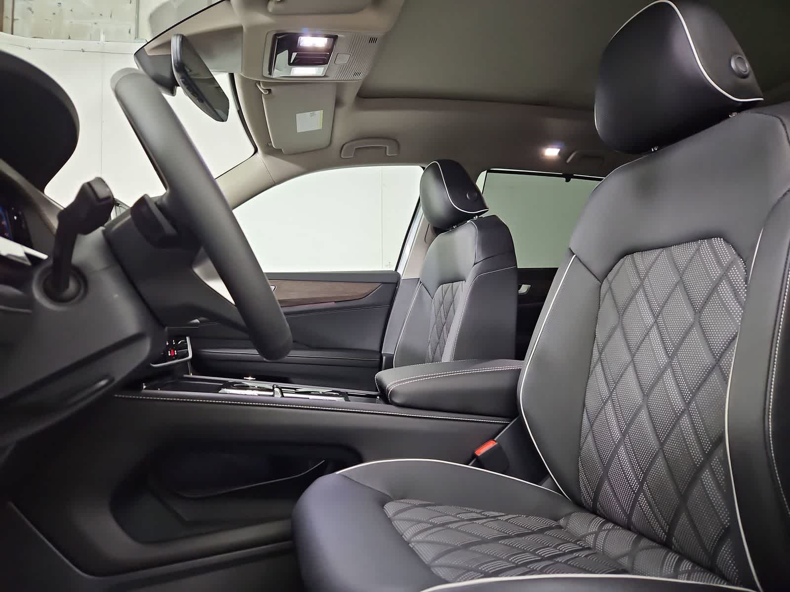 Thumbnail: 2026 Volkswagen Atlas - 16