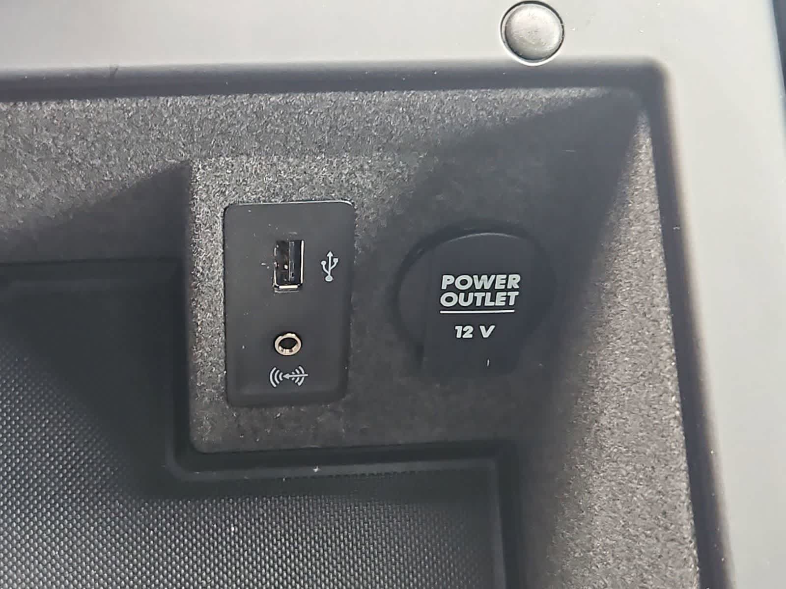 Thumbnail: 2017 Porsche Macan - 33