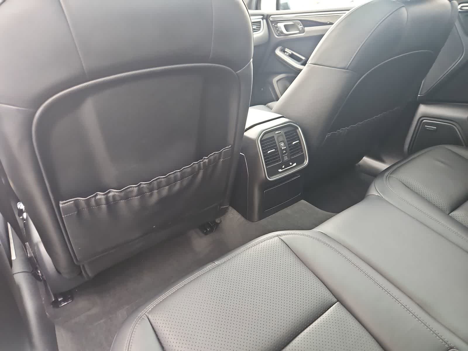 Thumbnail: 2017 Porsche Macan - 18