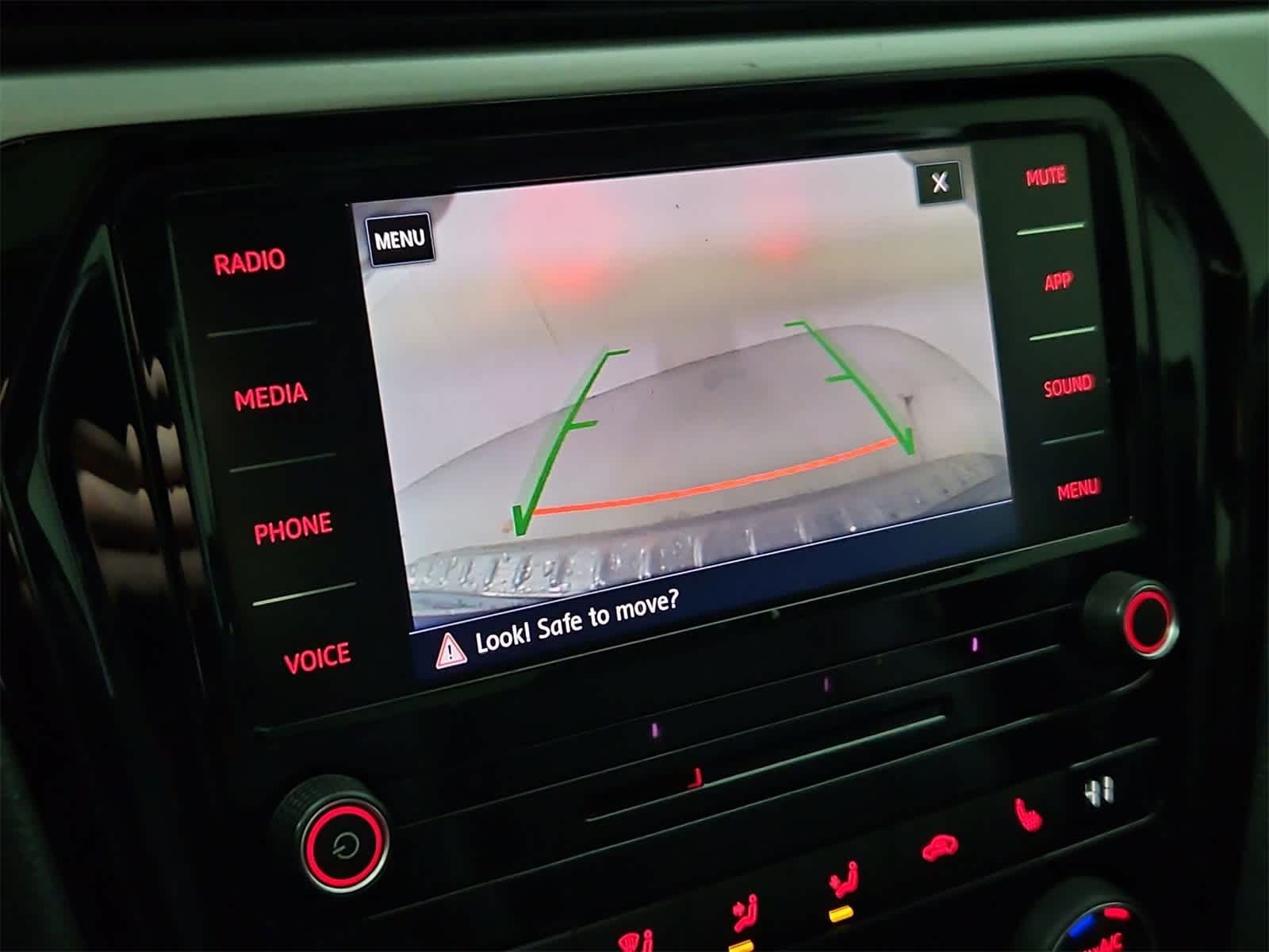 Thumbnail: 2022 Volkswagen Passat - 31