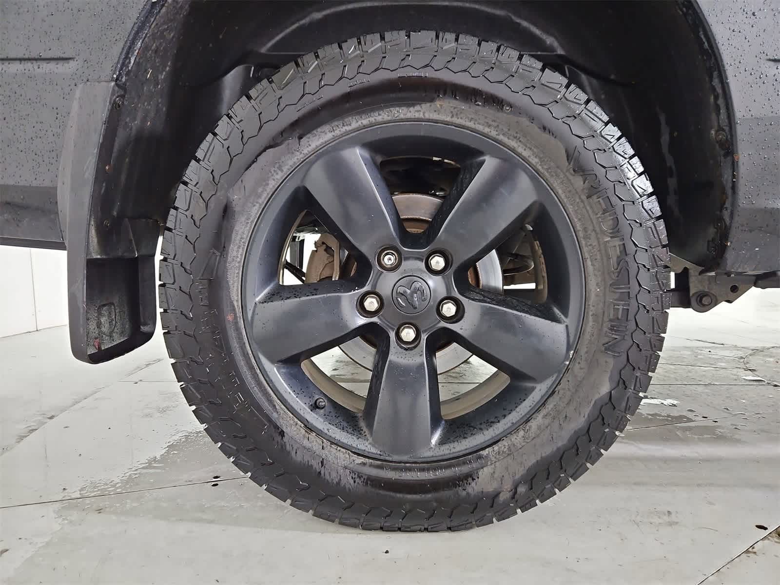 Thumbnail: 2019 RAM 1500 Classic - 12