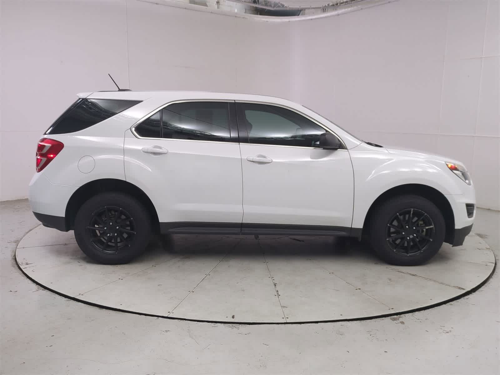 Thumbnail: 2017 Chevrolet Equinox - 7