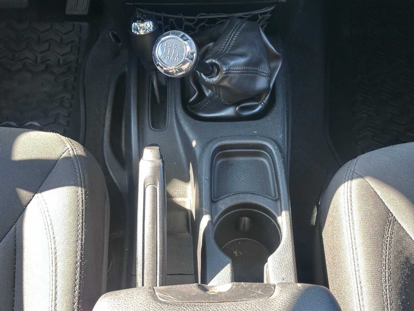 Thumbnail: 2015 Jeep Wrangler - 17