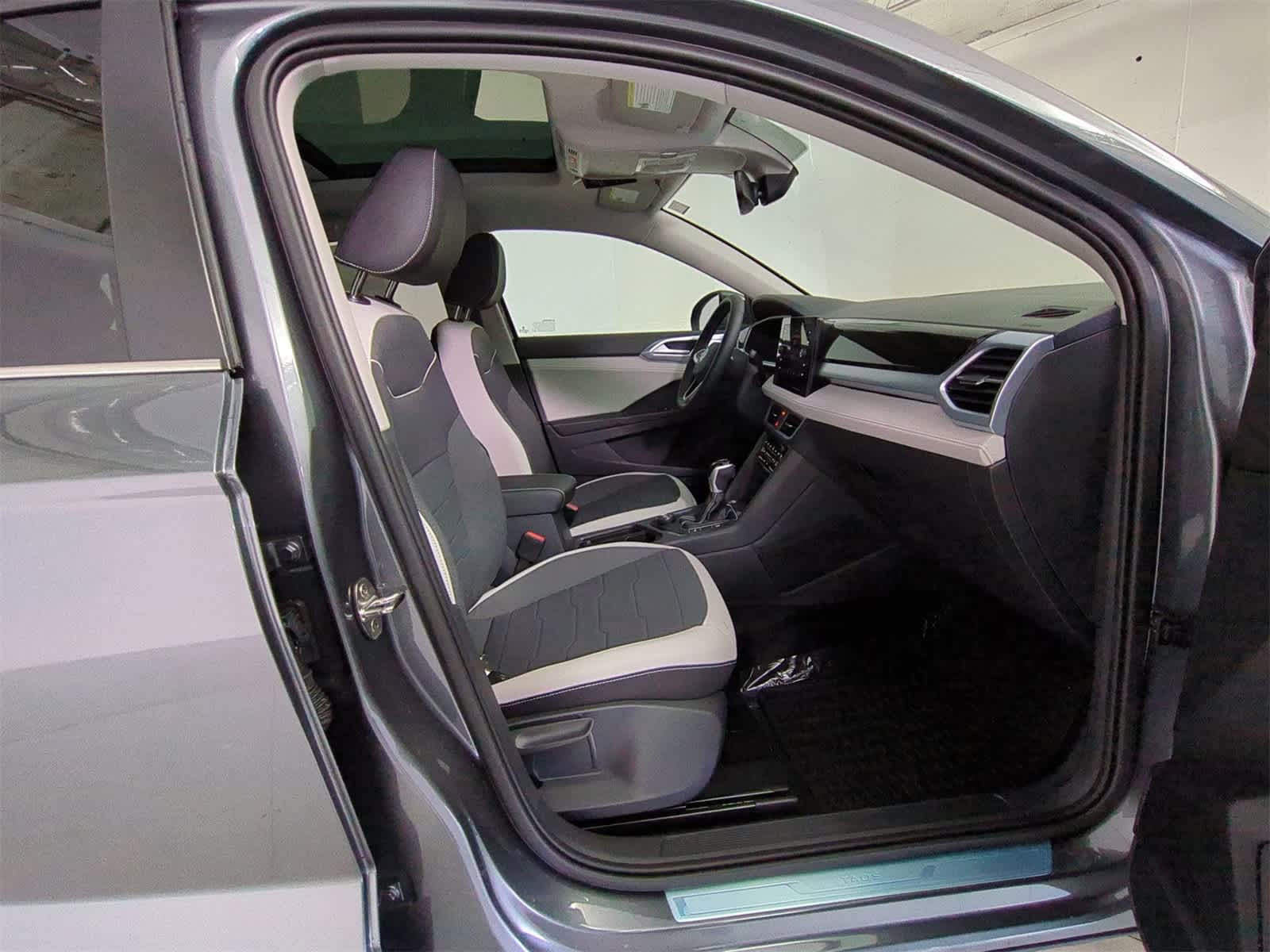 Thumbnail: 2025 Volkswagen Taos - 23